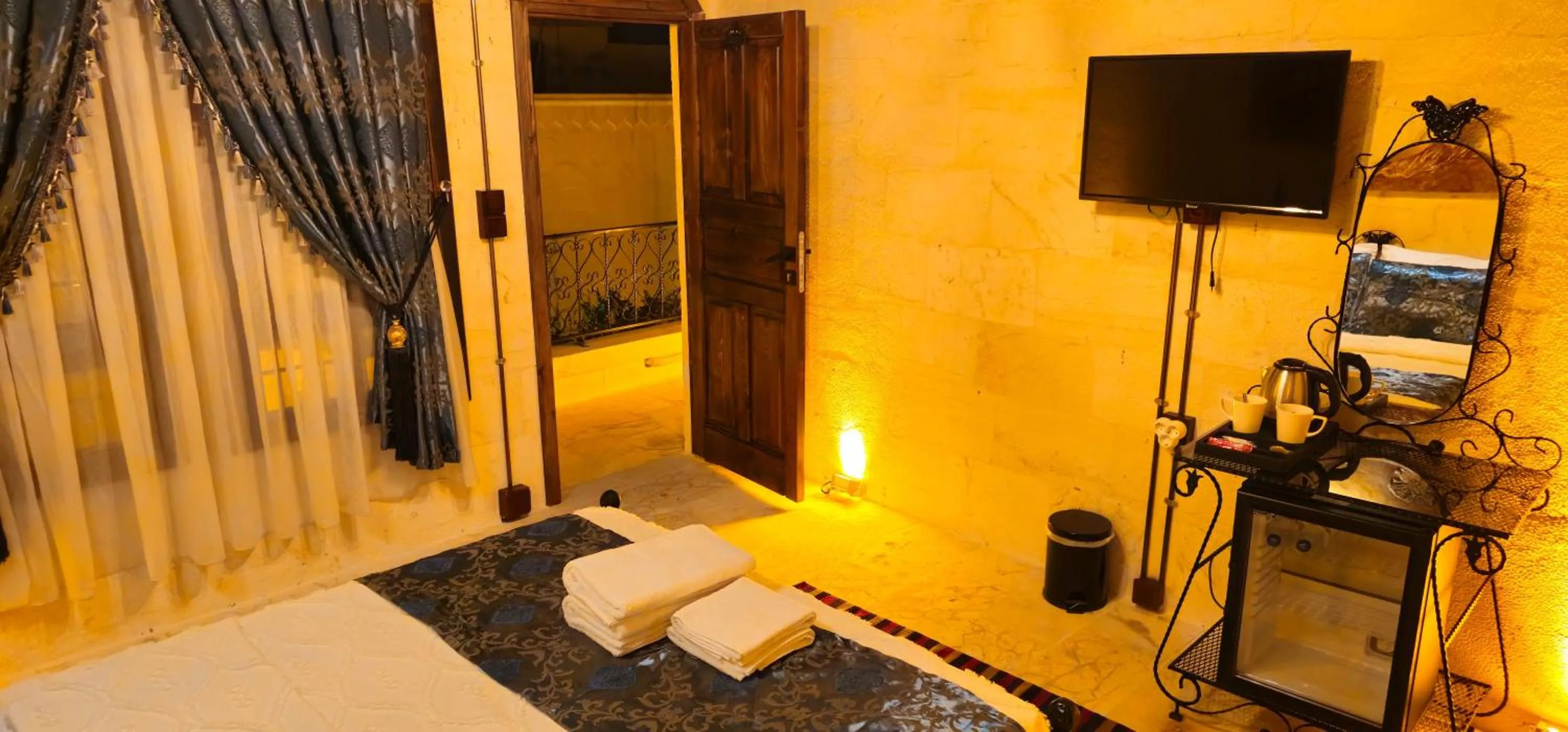 Bed in Cleopatra Antique Hotel