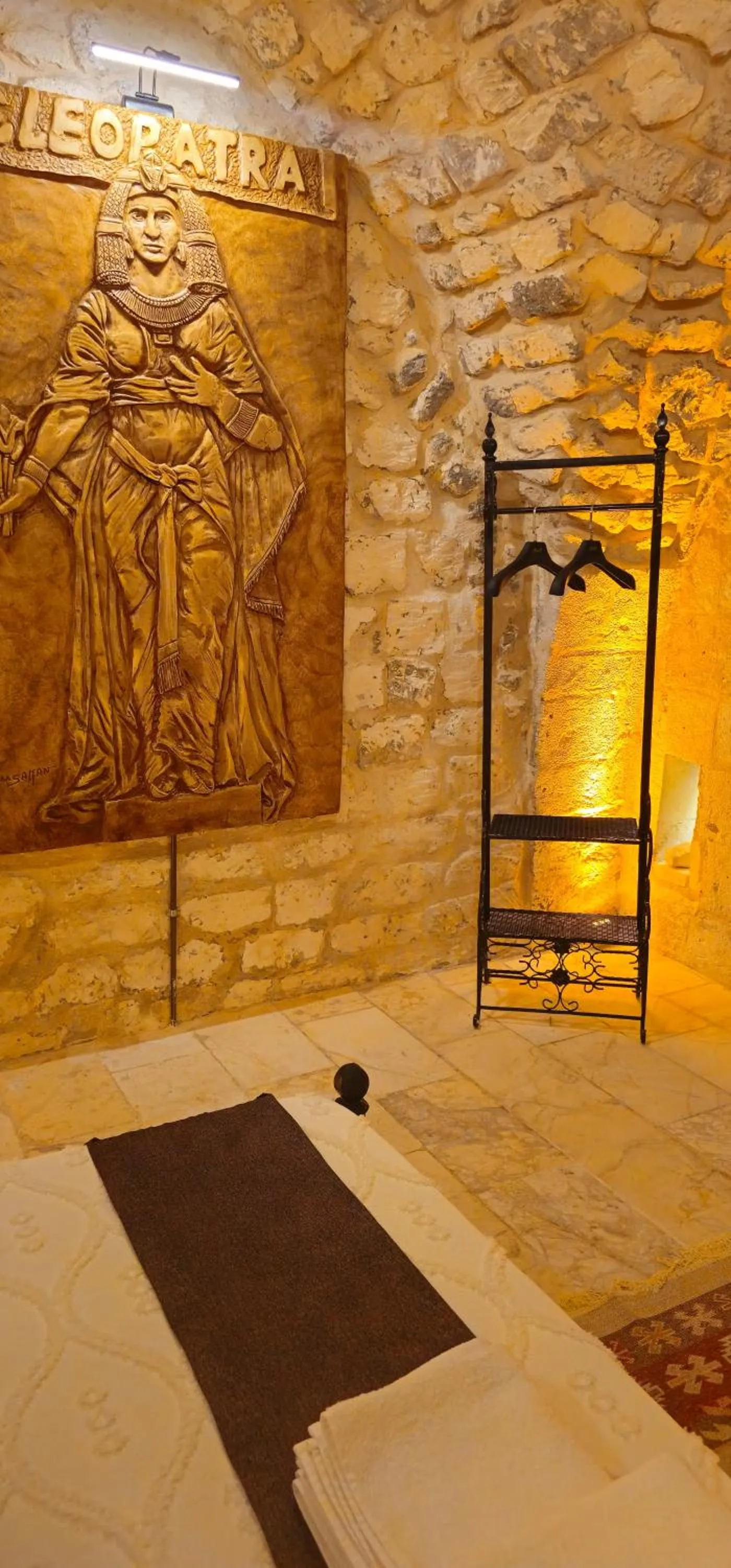 Bed in Cleopatra Antique Hotel