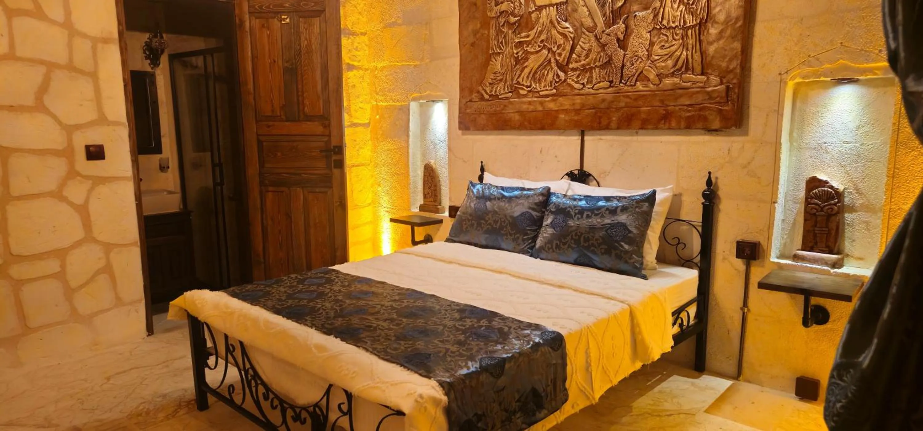 Bed in Cleopatra Antique Hotel