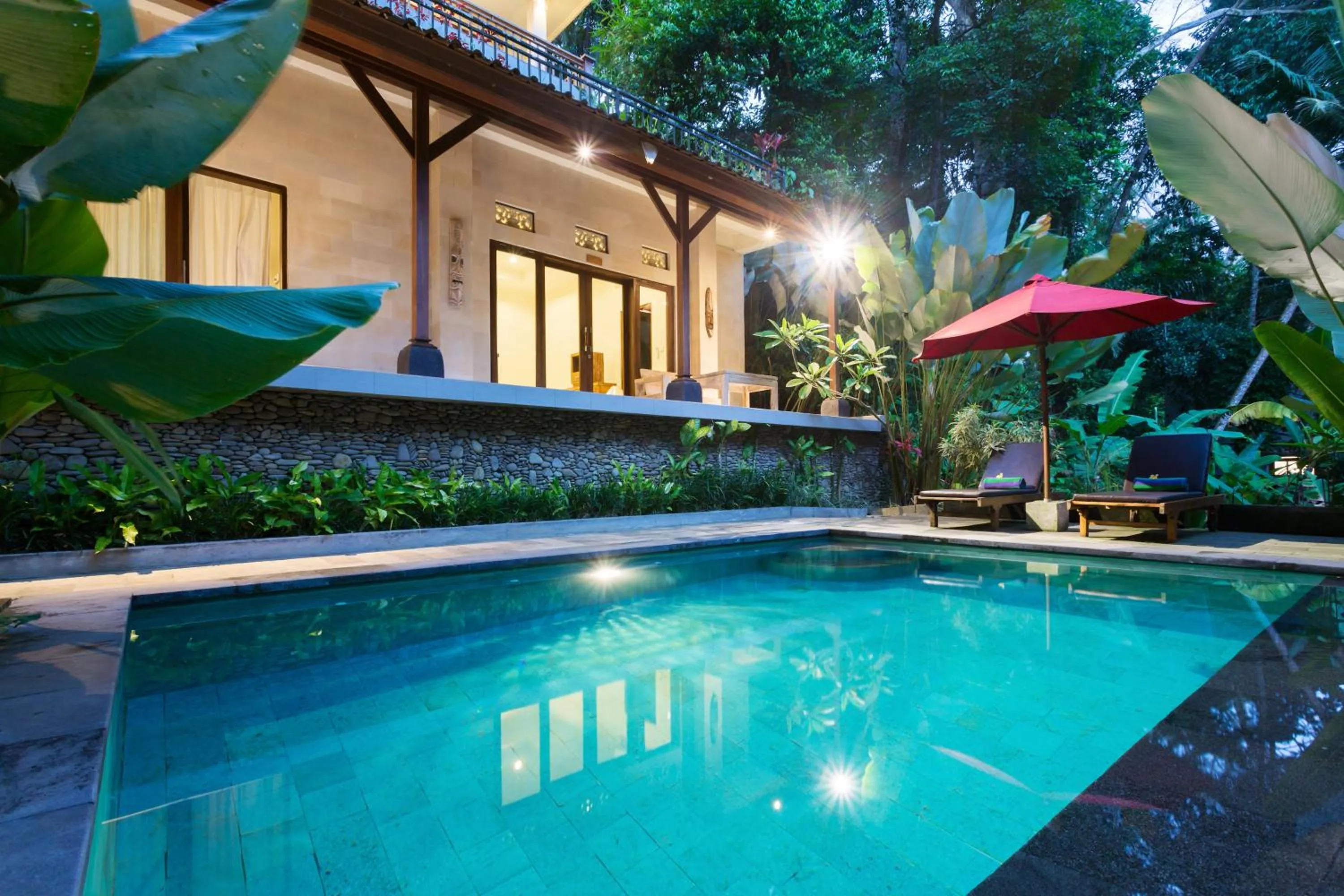 Swimming pool in Puri Payogan Villa