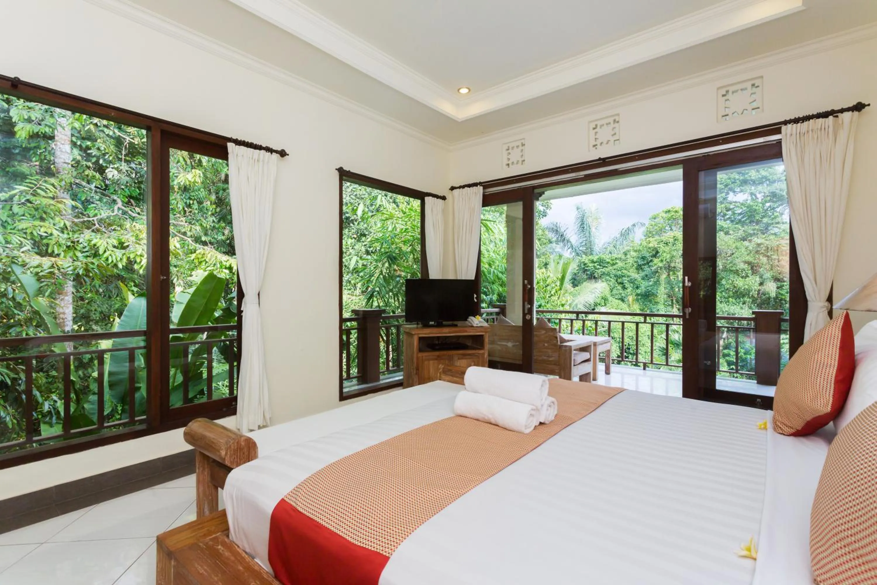 Bed in Puri Payogan Villa