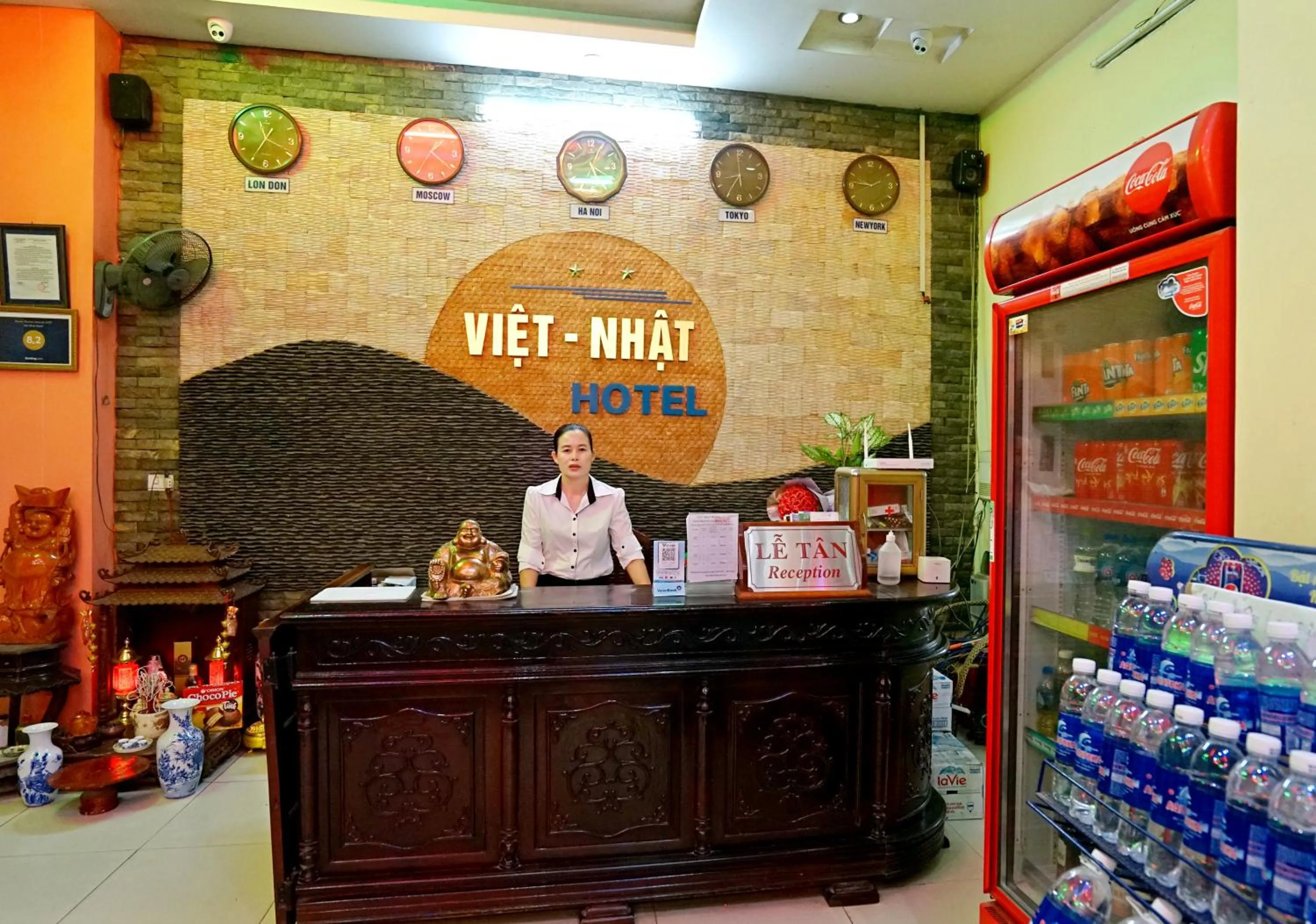 Logo/Certificate/Sign in Viet Nhat Hotel