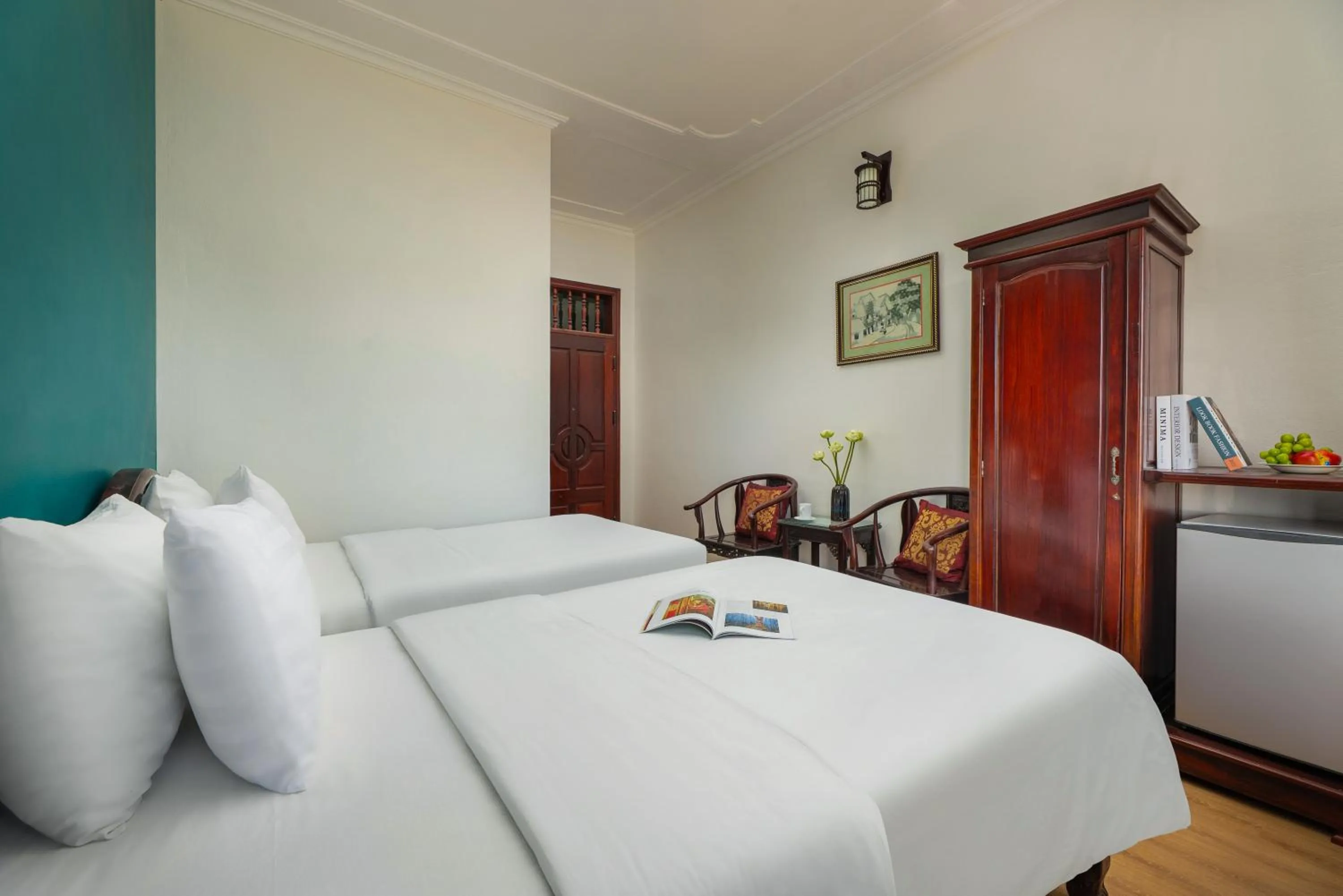 Bedroom, Bed in Viet Nhat Hotel