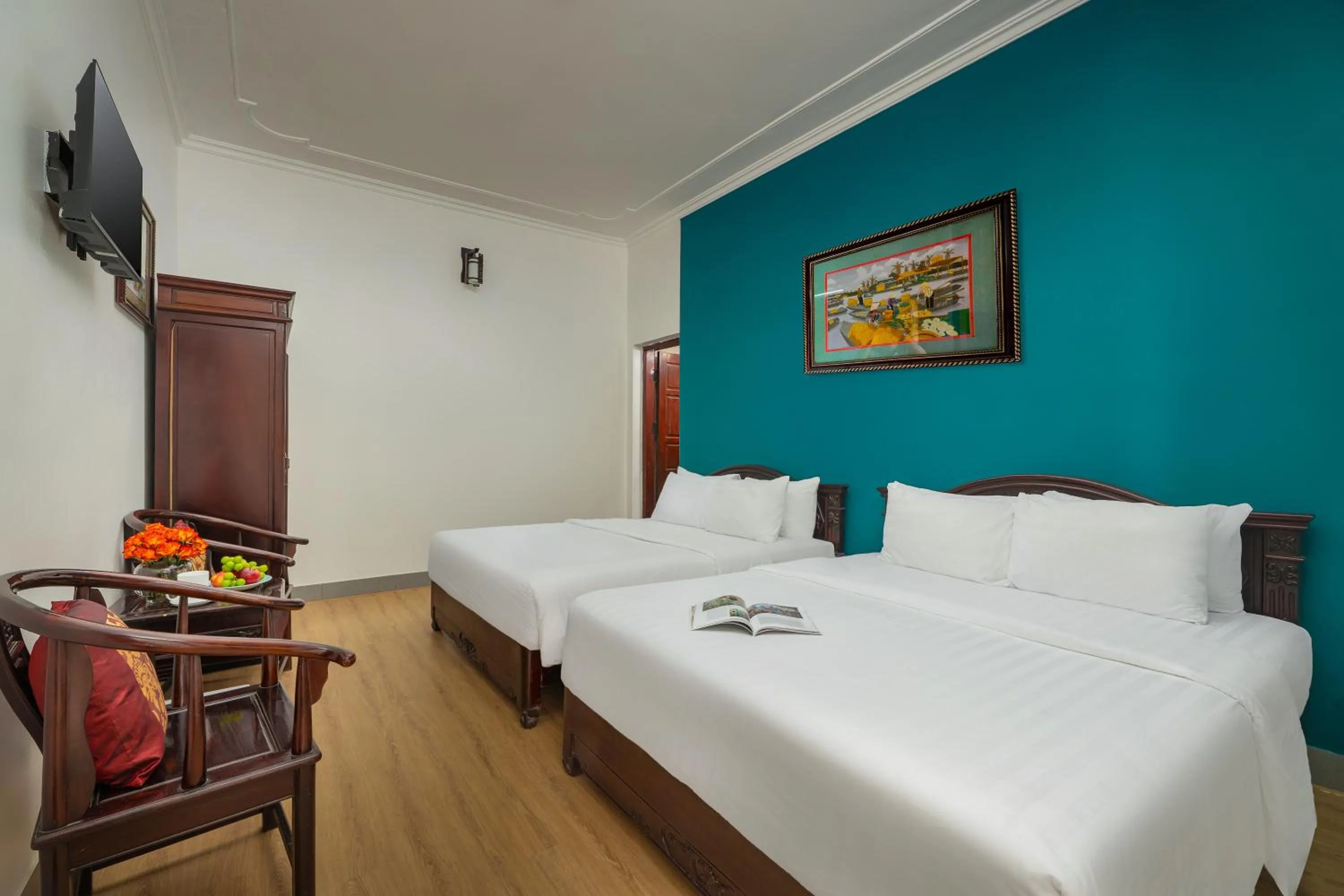 Bedroom, Bed in Viet Nhat Hotel