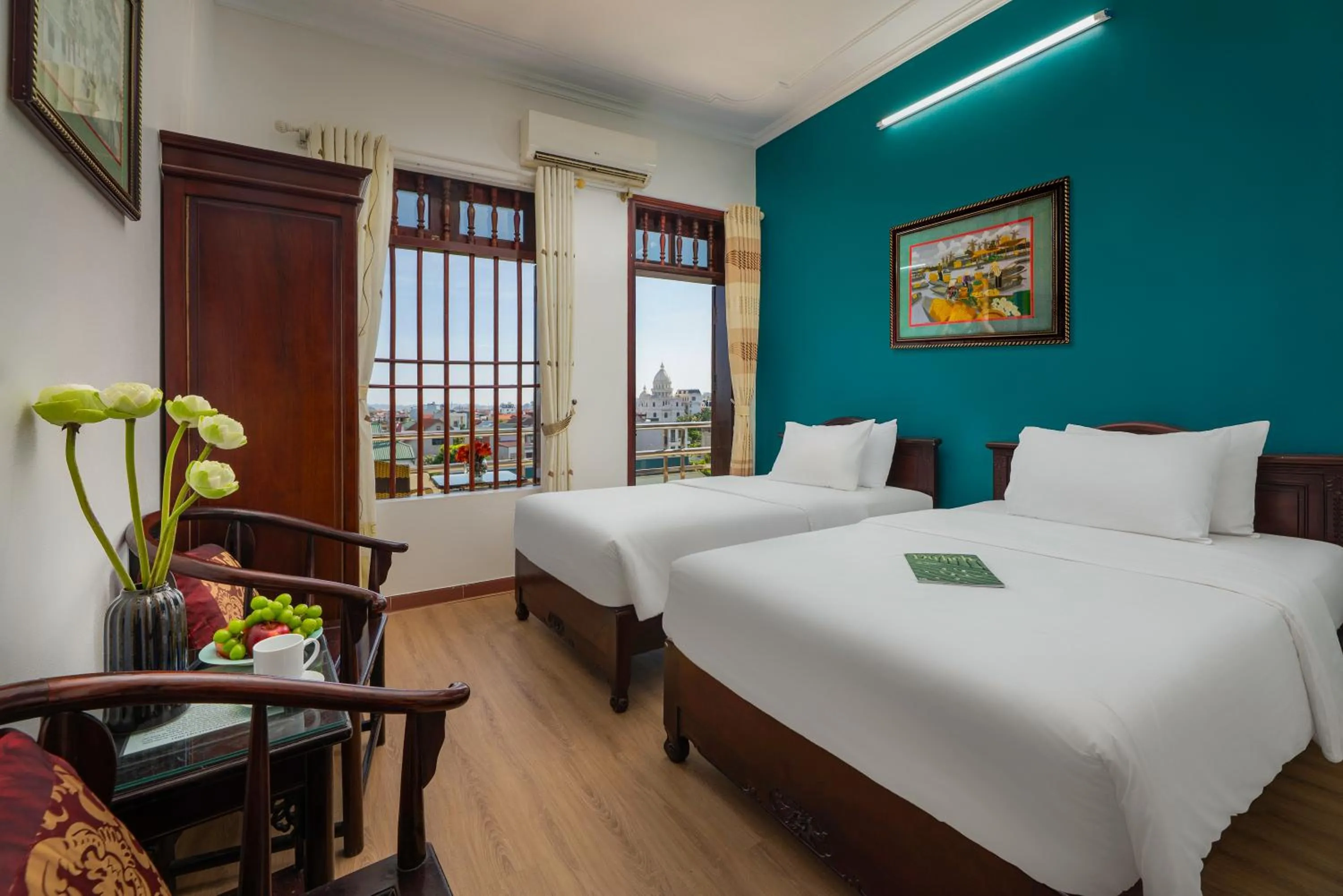 Bedroom, Bed in Viet Nhat Hotel