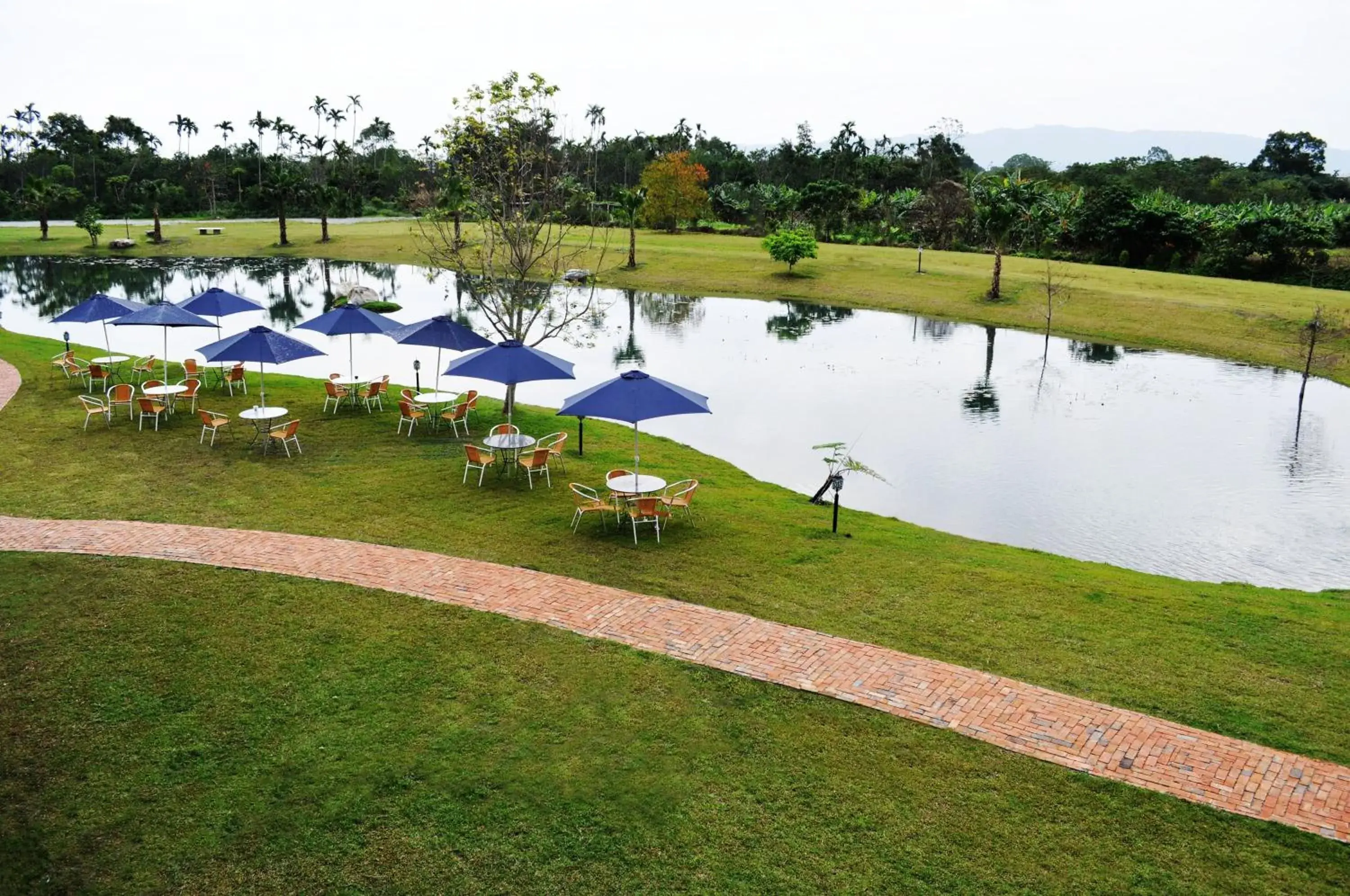 Lake view in Summer Rocker Villa Lake view in Summer Rocker Villa