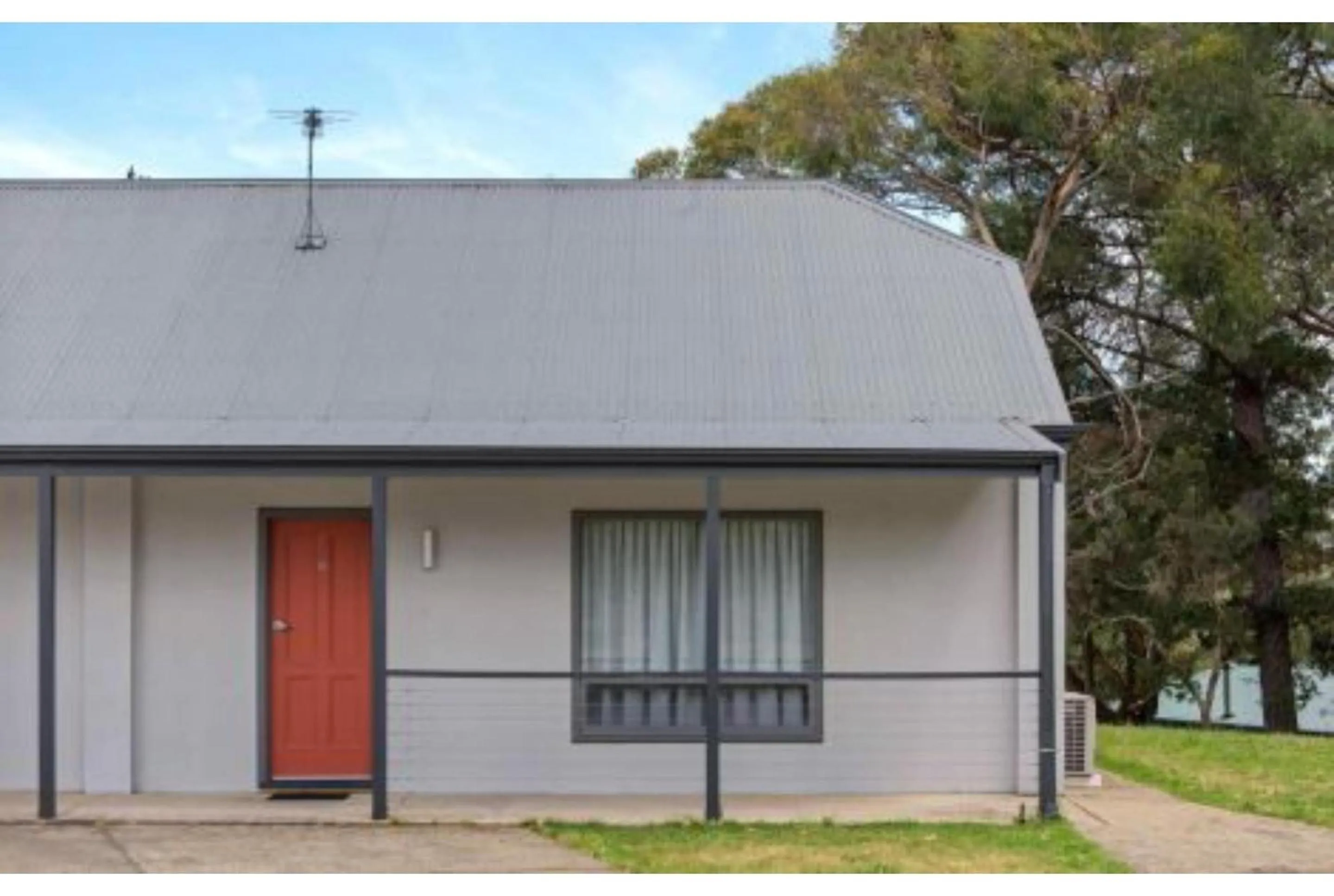 Standard 2 Bedroom Spa Unit in Discovery Parks - Hahndorf