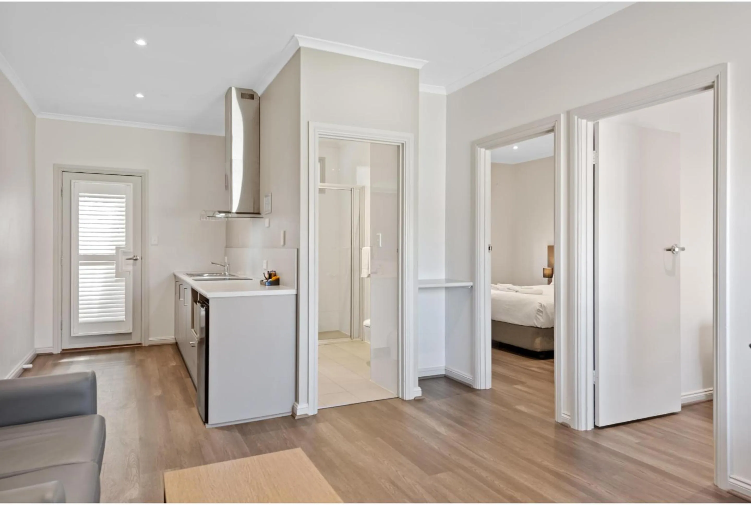 Bathroom, Bed in Discovery Parks - Hahndorf