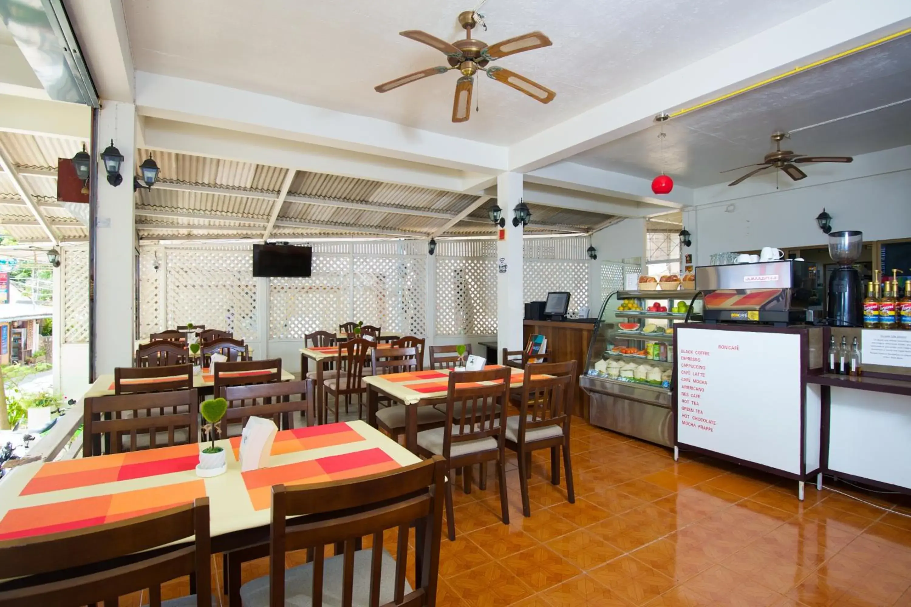 Restaurant/places to eat in Simple Life Talay & Divers Resort Restaurant/places to eat in Simple Life Talay & Divers Resort