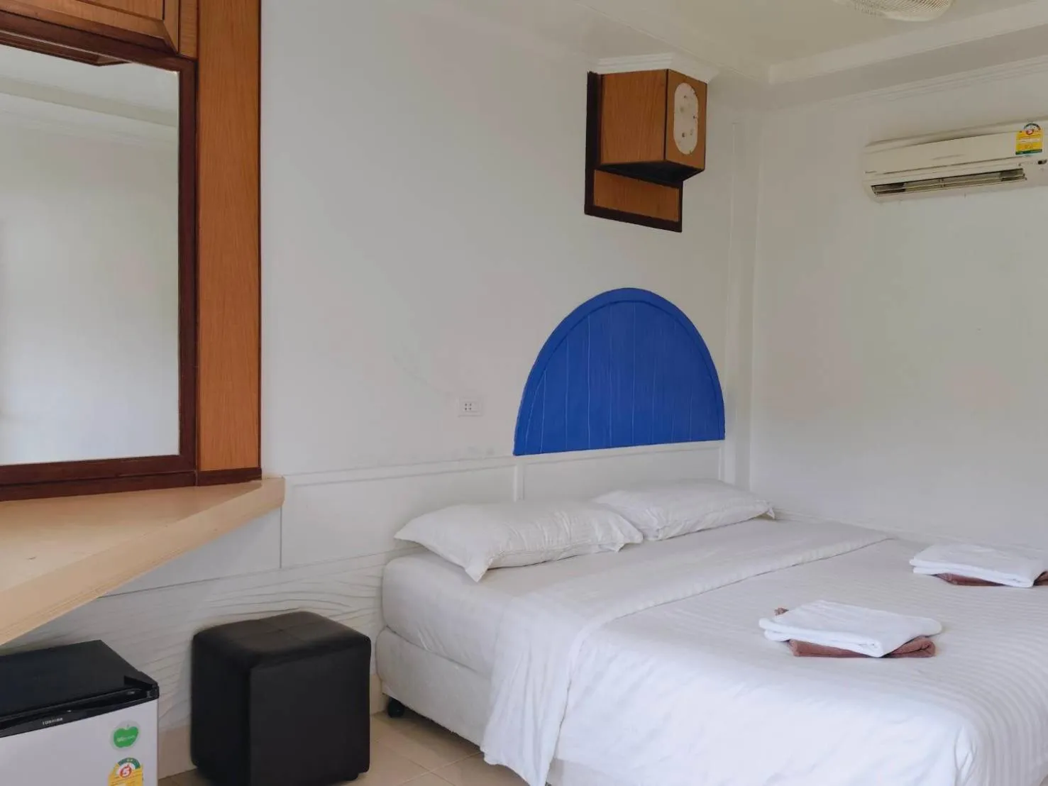 Property building, Bed in Simple Life Talay & Divers Resort