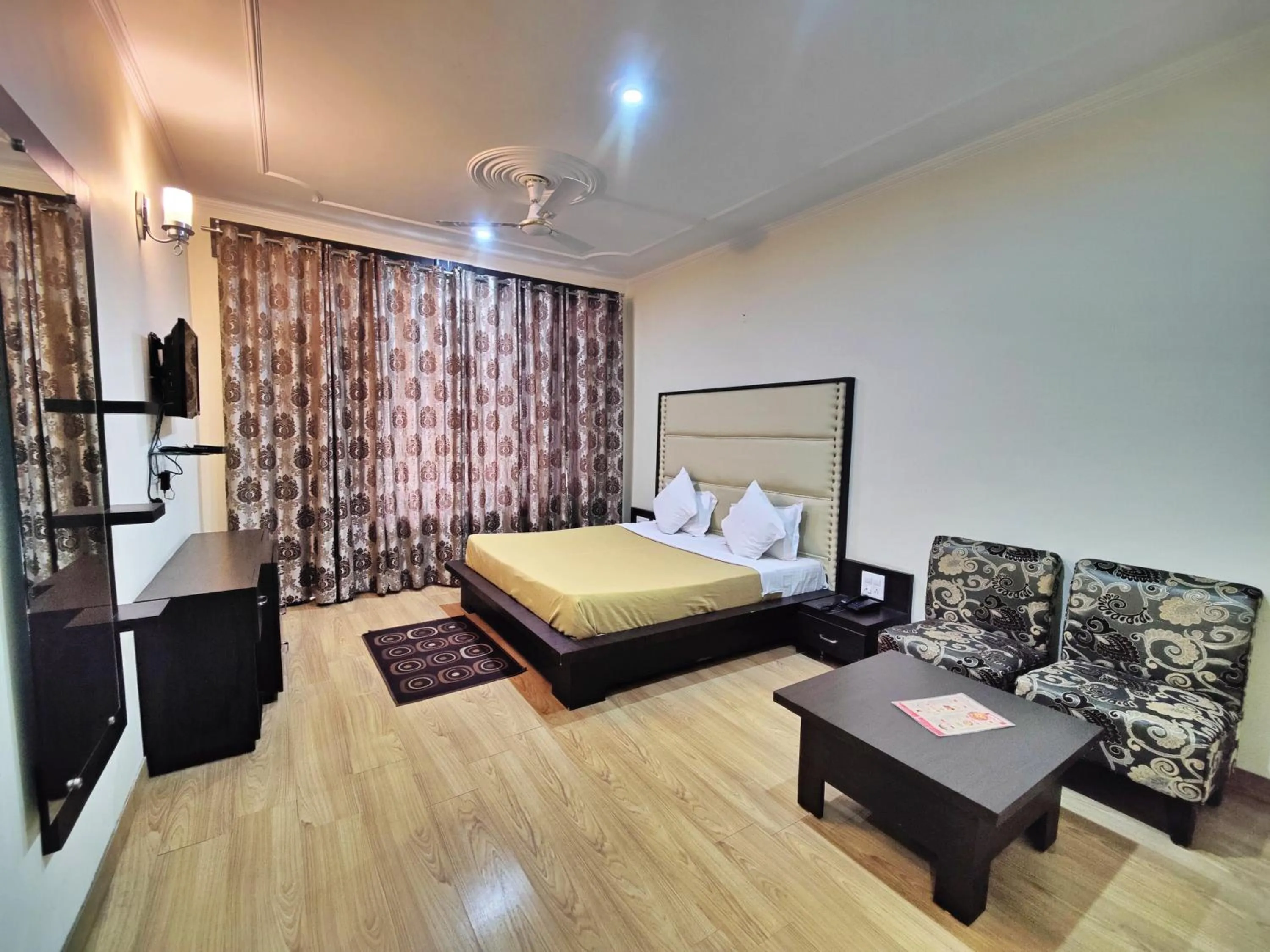 Photo of the whole room, Bed in Gagan Resorts