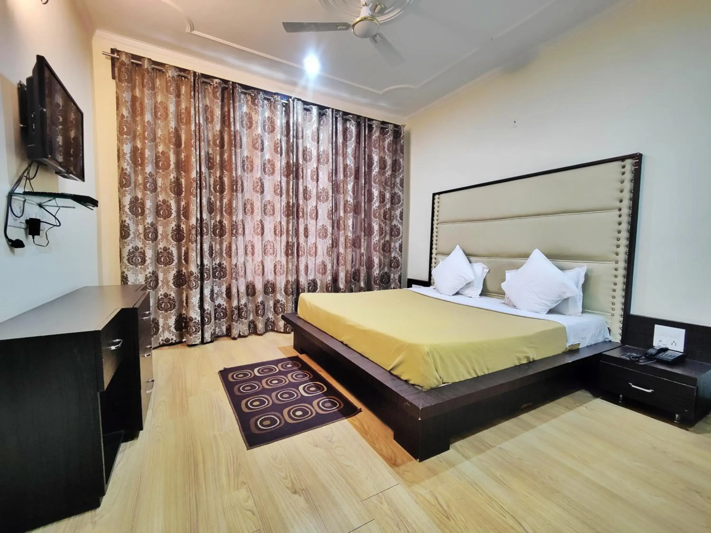 Photo of the whole room, Bed in Gagan Resorts Photo of the whole room, Bed in Gagan Resorts