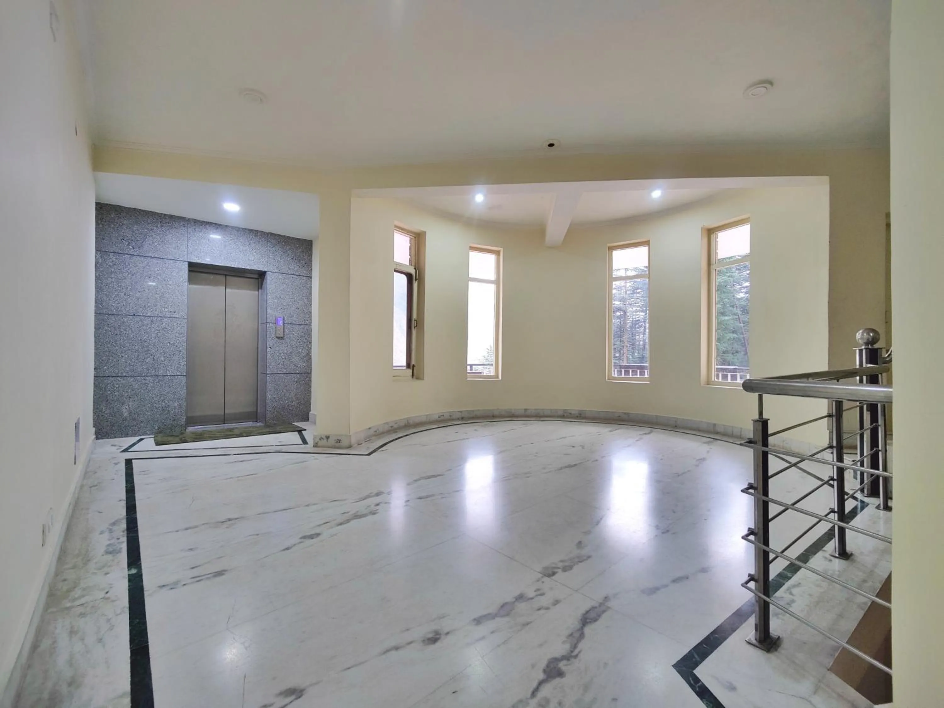 Communal lounge/ TV room in Gagan Resorts