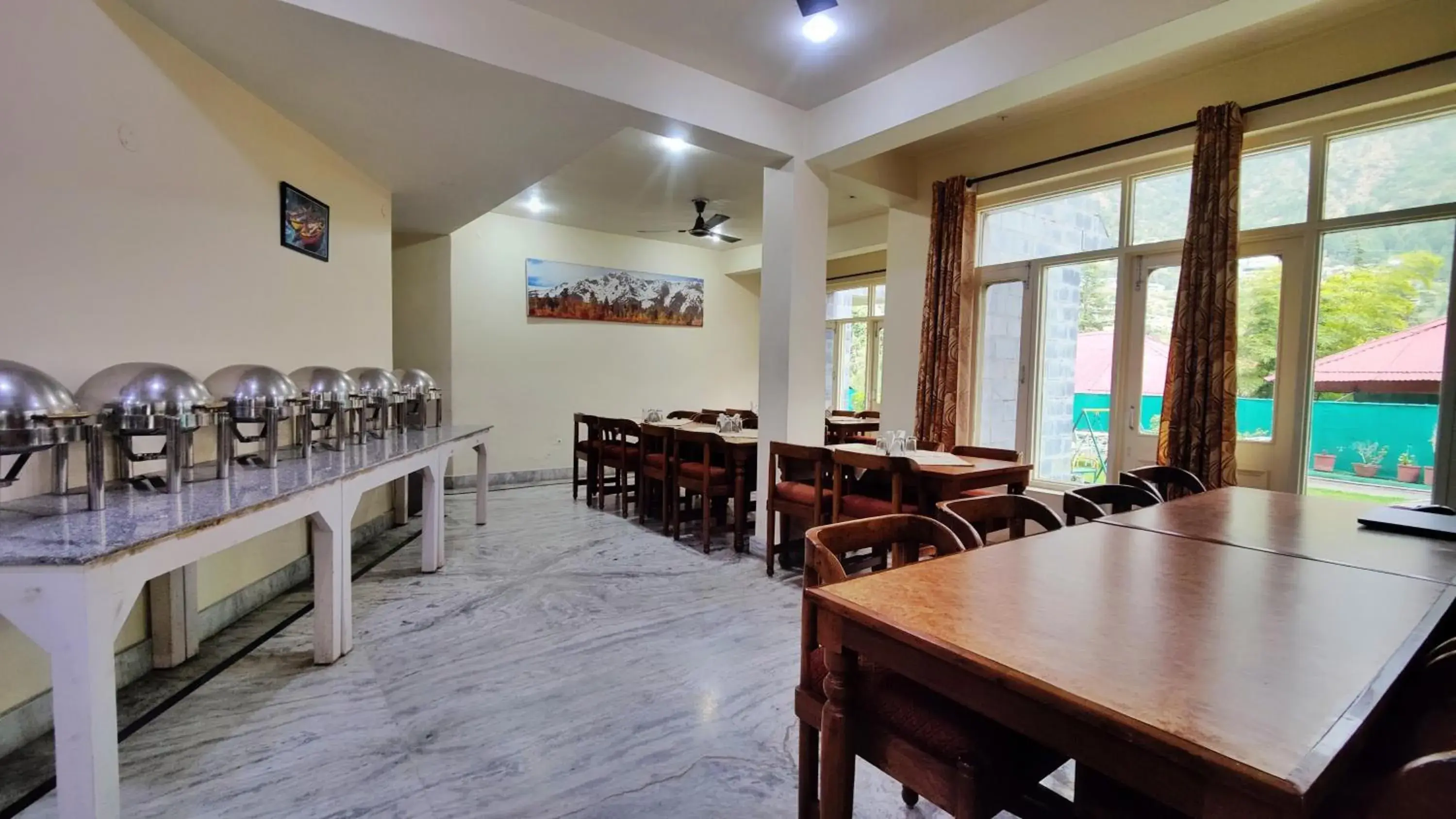 Restaurant/places to eat in Gagan Resorts Restaurant/places to eat in Gagan Resorts