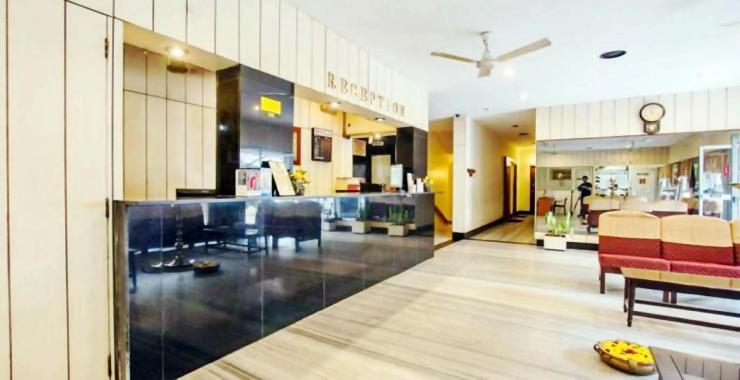 Lobby or reception in Hotel Pandian