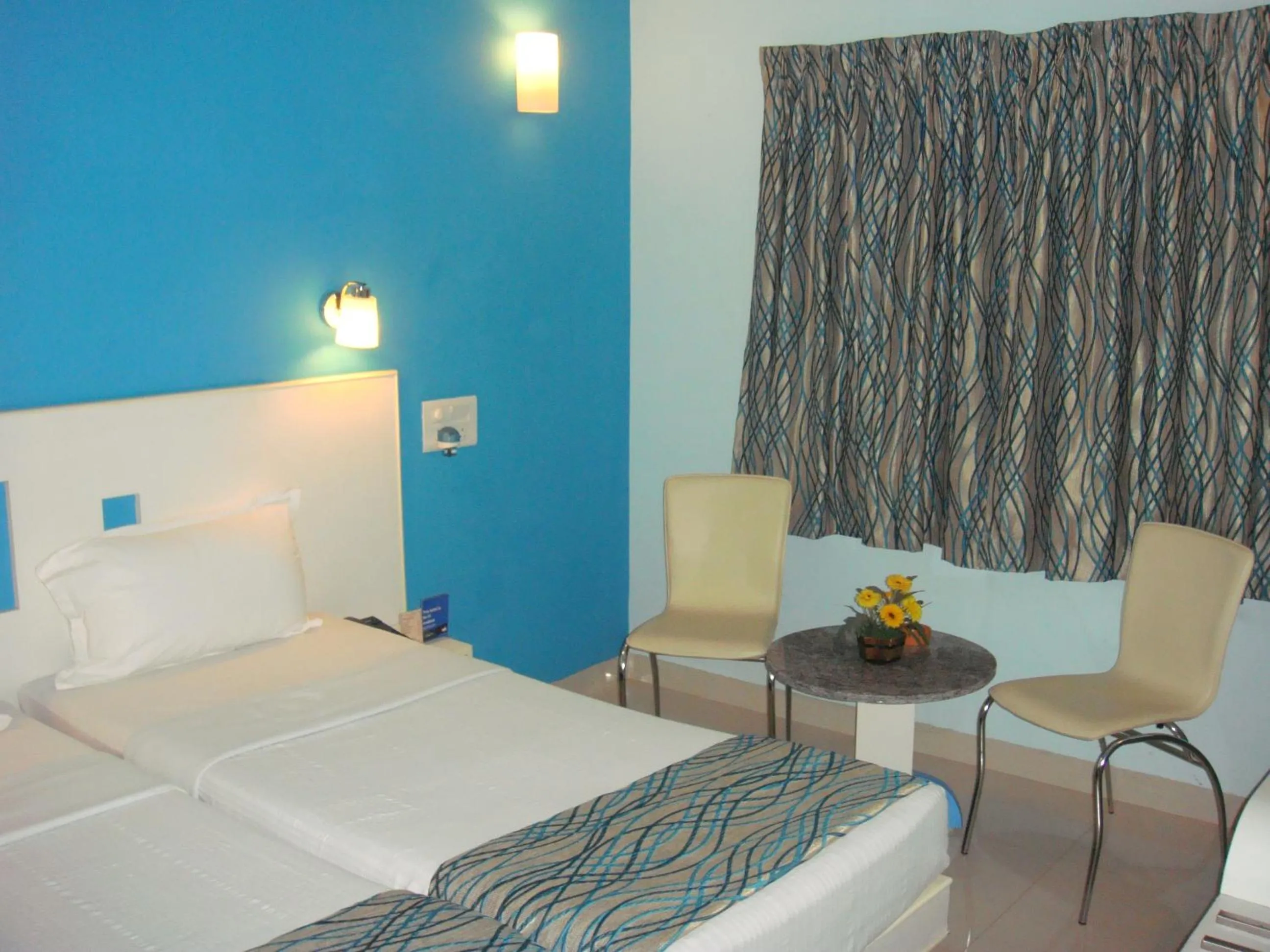 Bedroom, Bed in Hotel Pandian