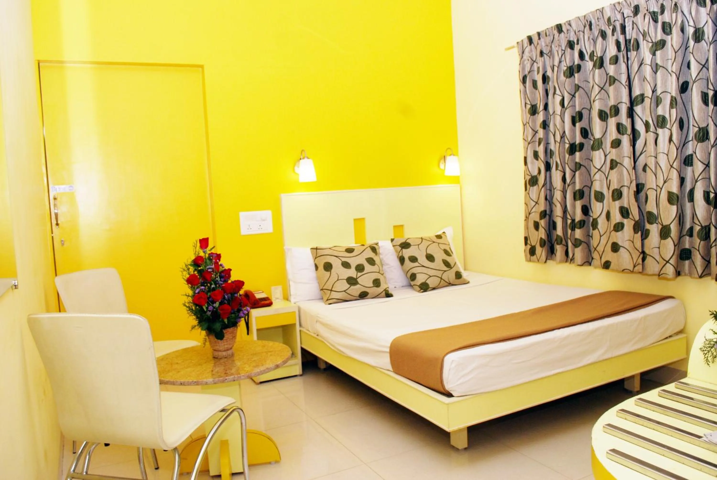 Photo of the whole room, Bed in Hotel Pandian