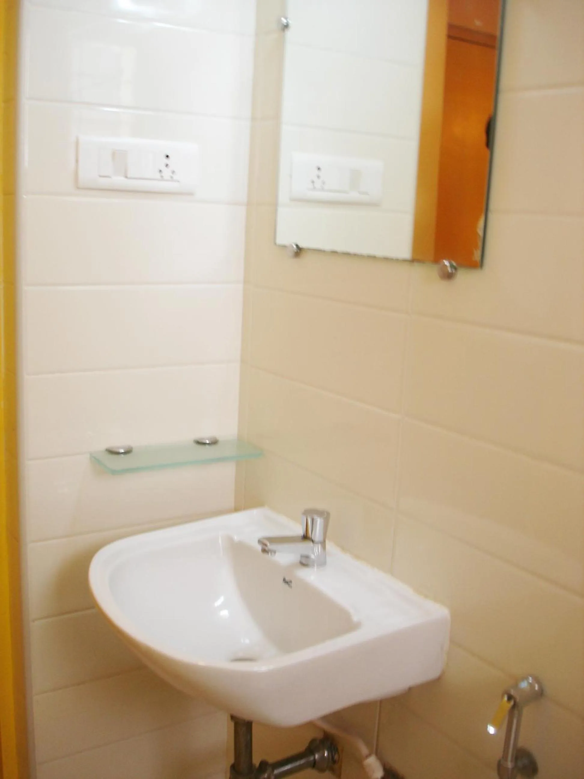 Bathroom in Hotel Pandian