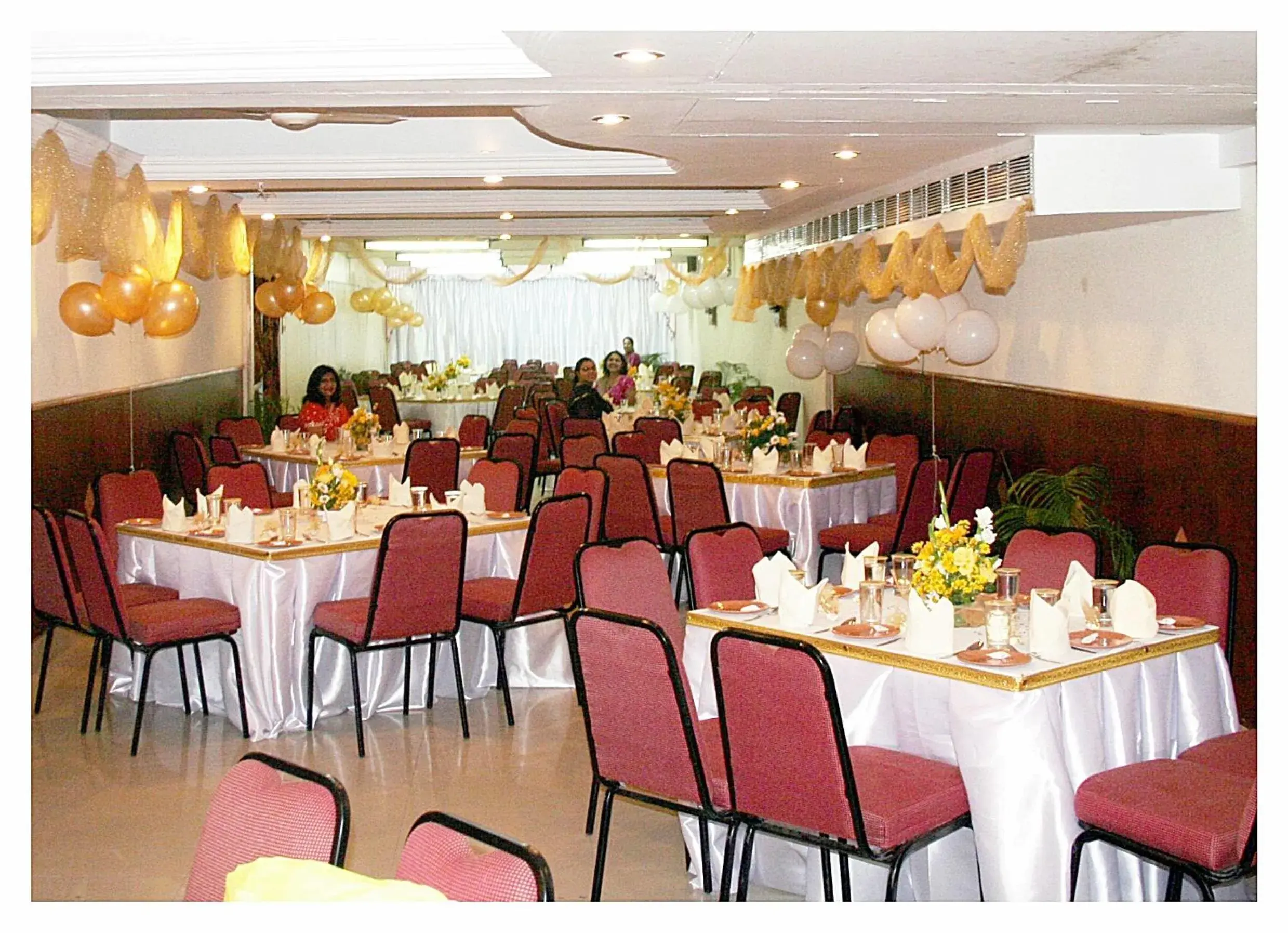 Restaurant/places to eat in Hotel Pandian Restaurant/places to eat in Hotel Pandian