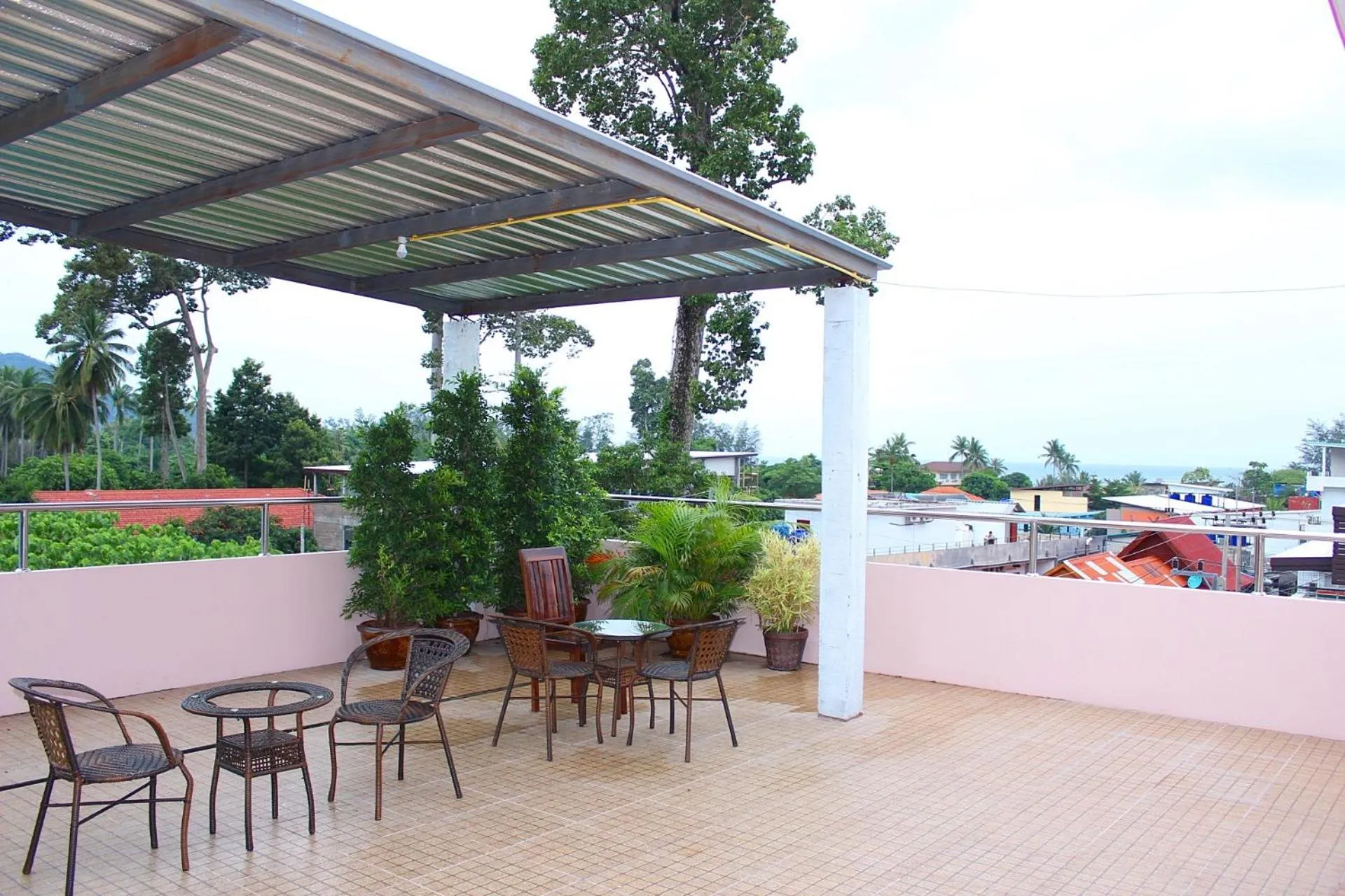 Garden in Sairee Center Guest House