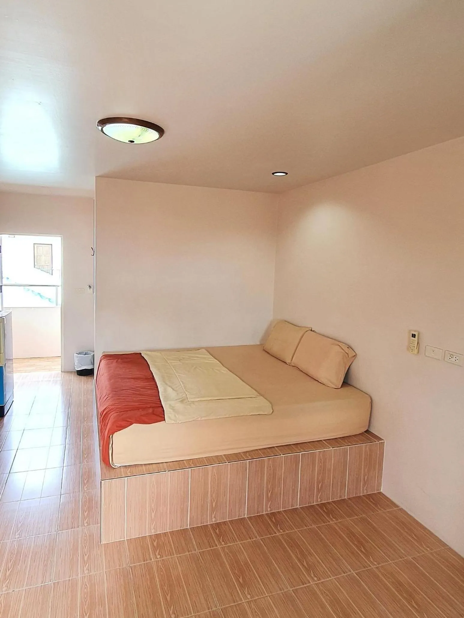 Balcony/Terrace, Bed in Sairee Center Guest House