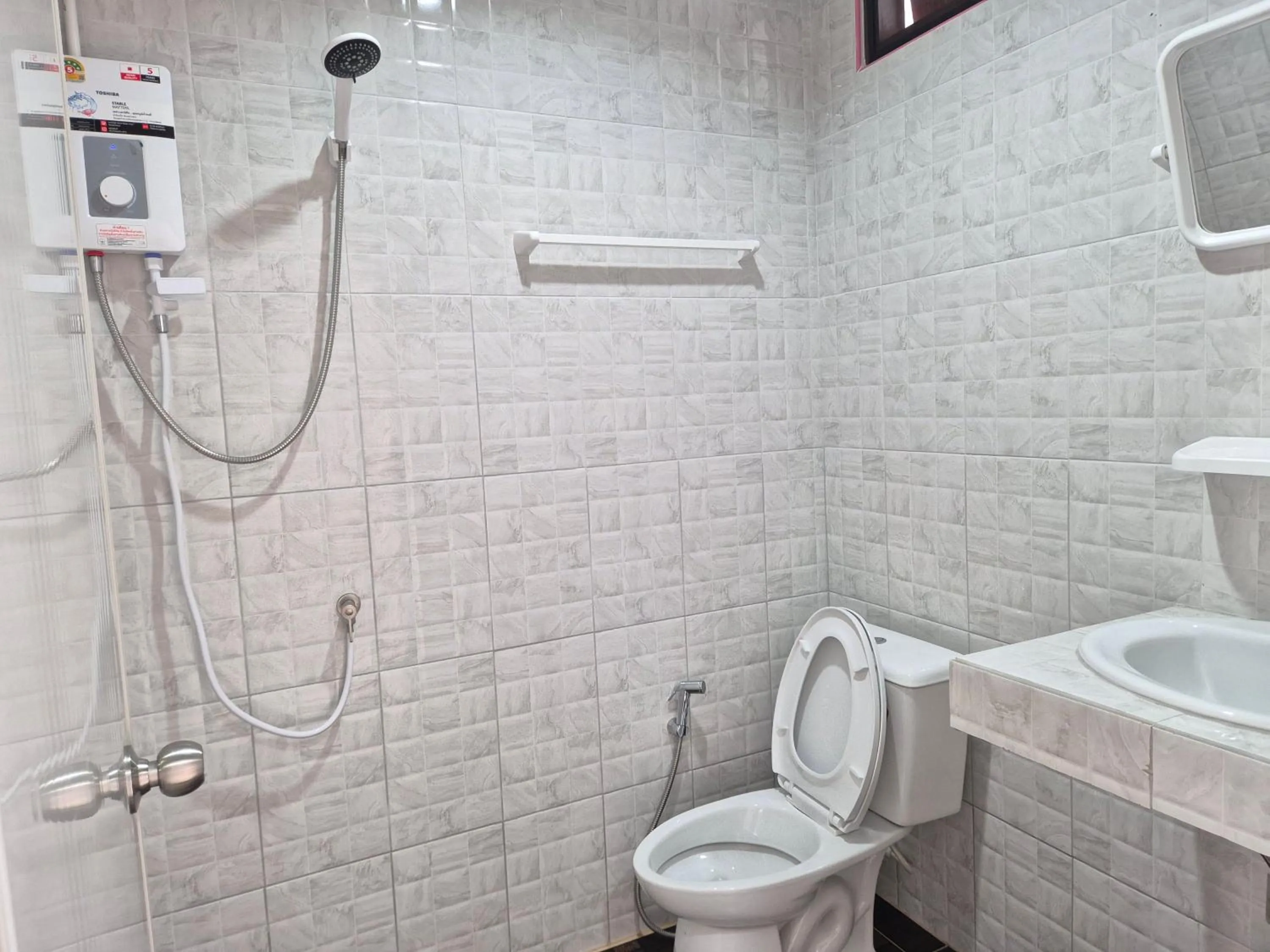 Sairee Center Guest House