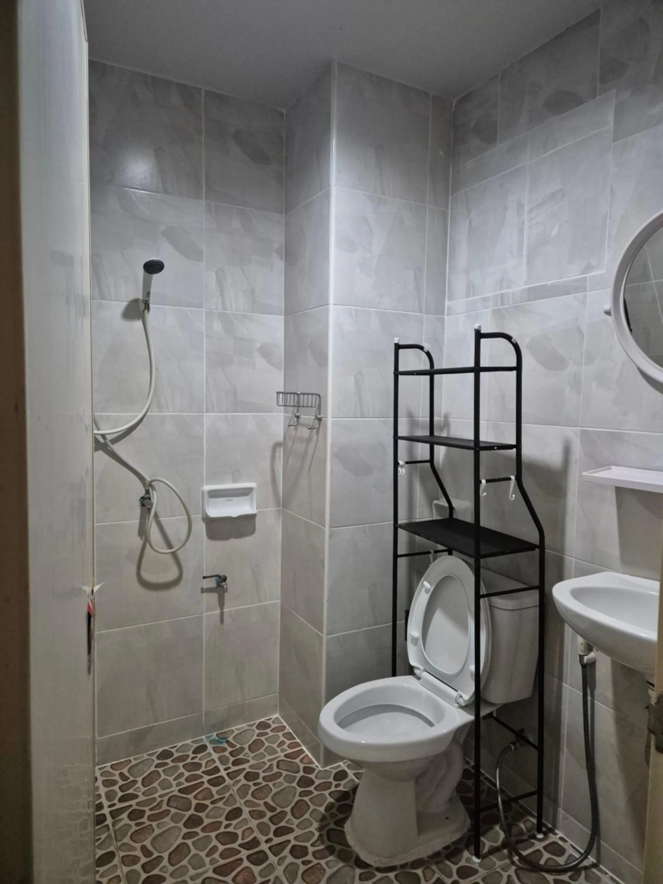 Sairee Center Guest House