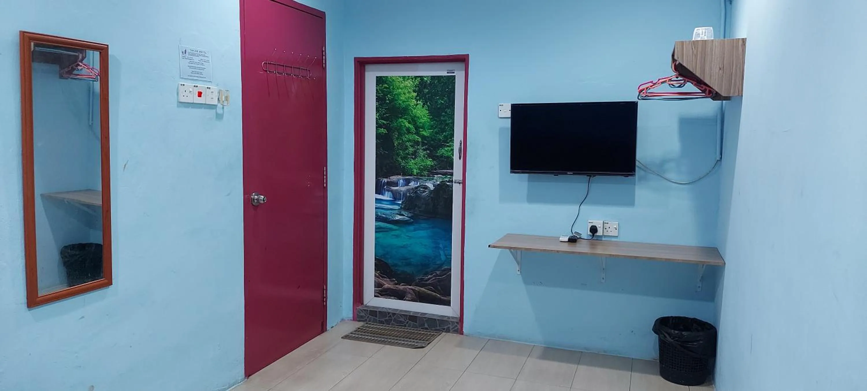 TV and multimedia in Tanjak Hotel