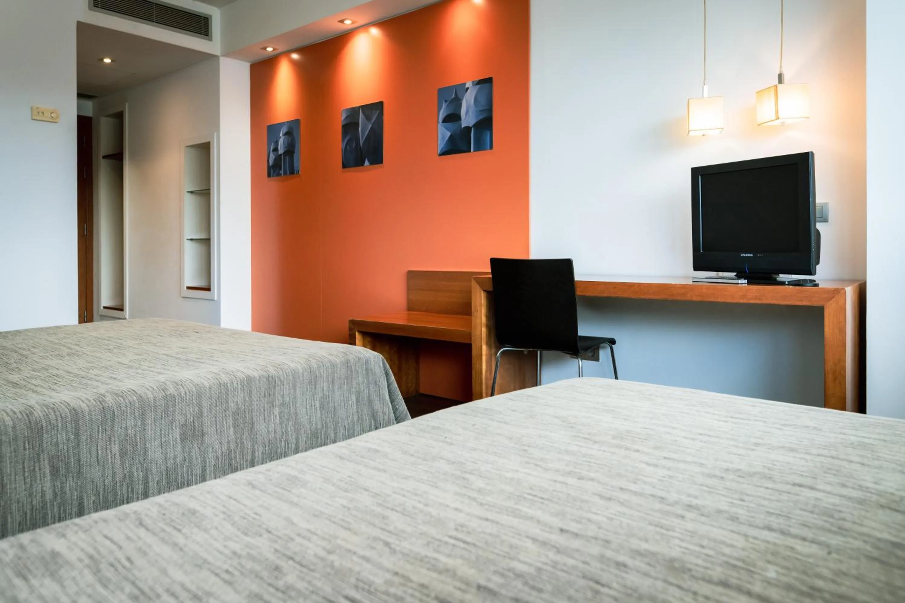 Photo of the whole room, Bed in AS Porta de Barcelona