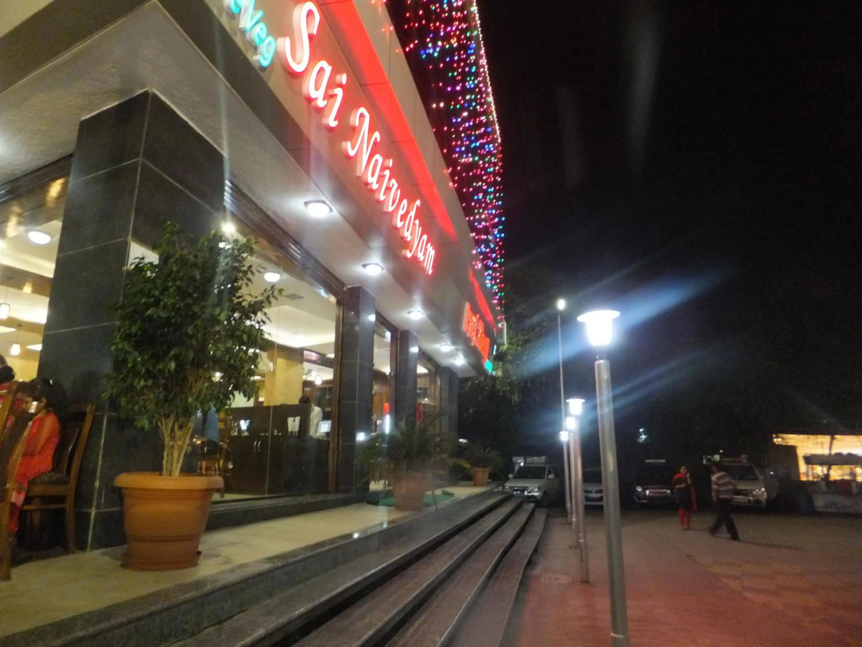 Restaurant/places to eat in Hotel G-Square - Shirdi