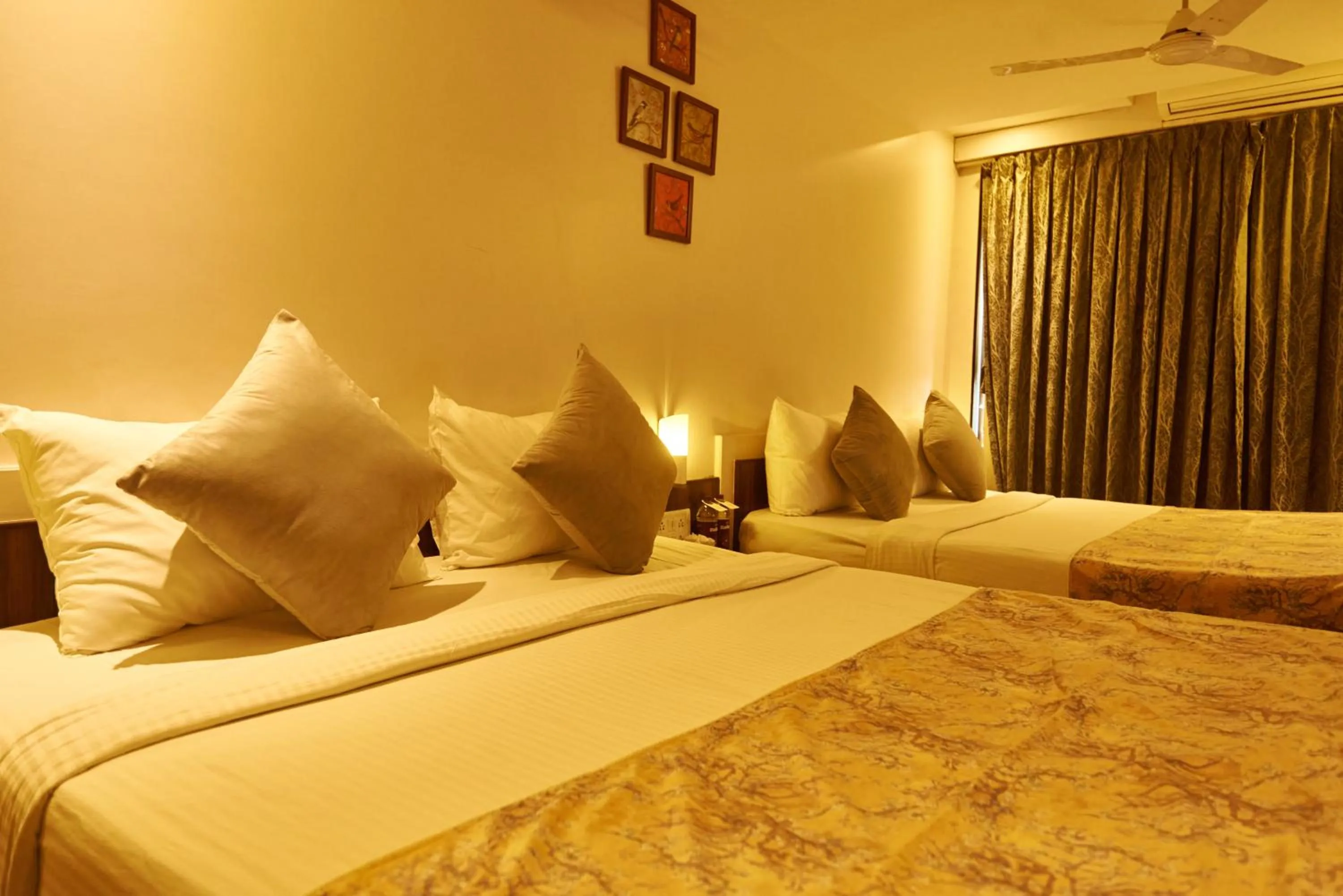 Bed in Hotel G-Square - Shirdi