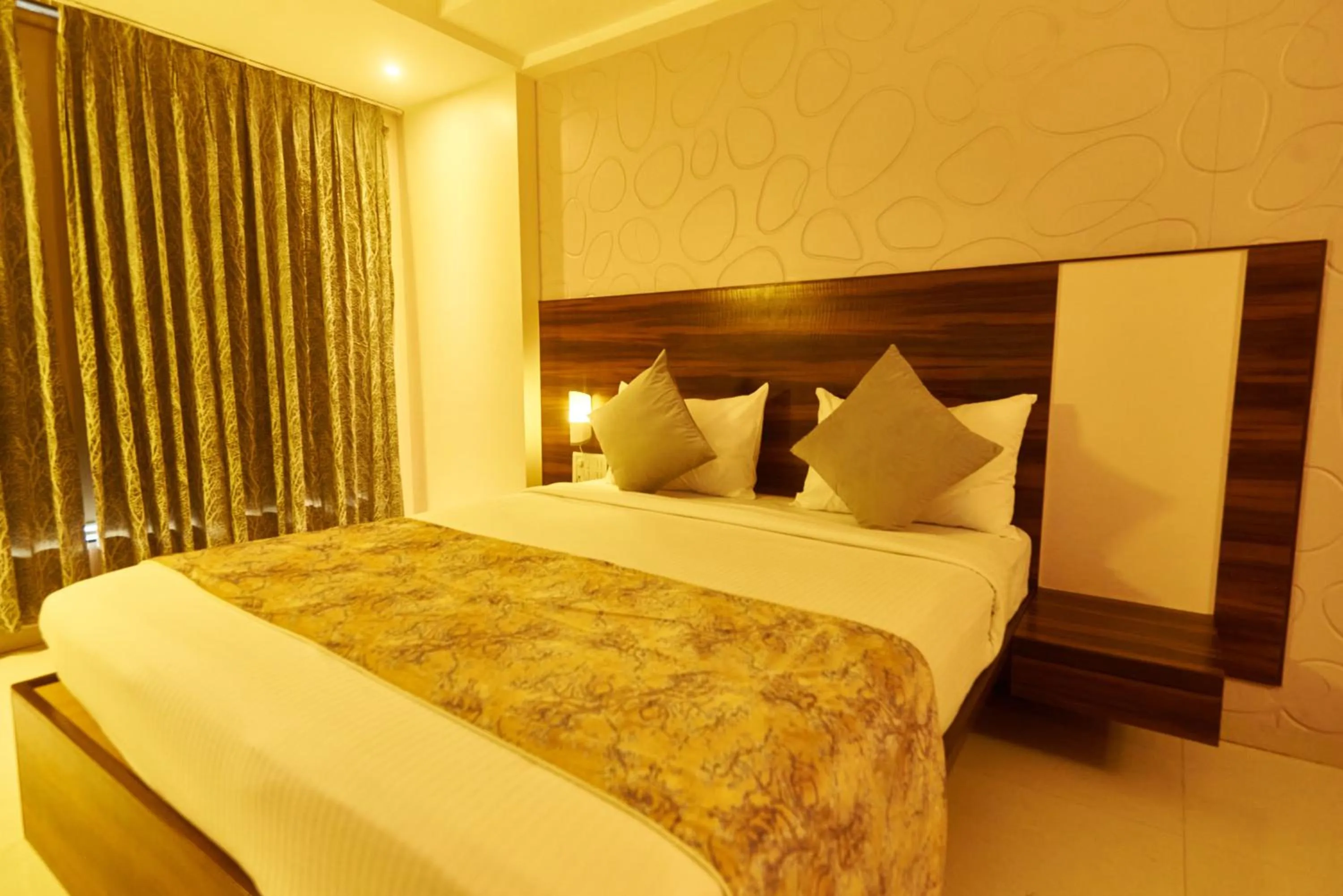 Bed in Hotel G-Square - Shirdi