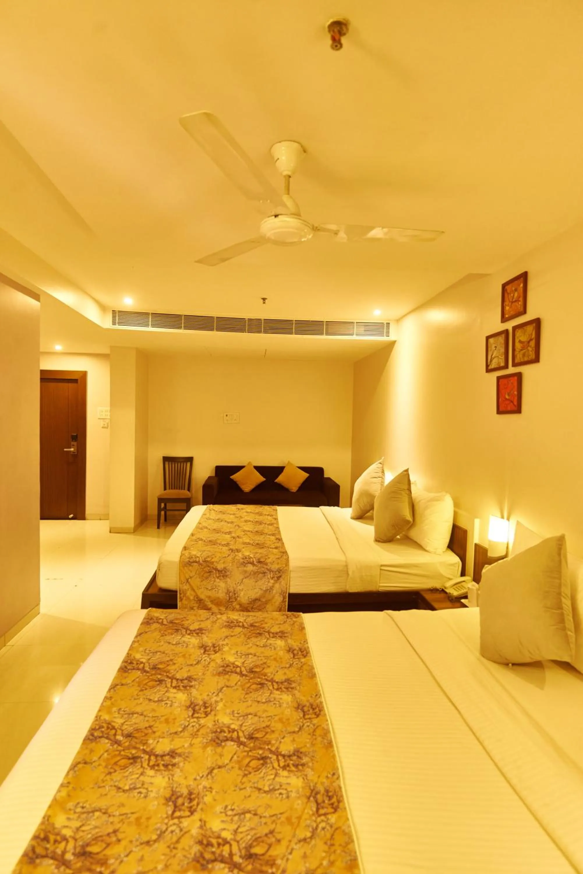 Bed in Hotel G-Square - Shirdi