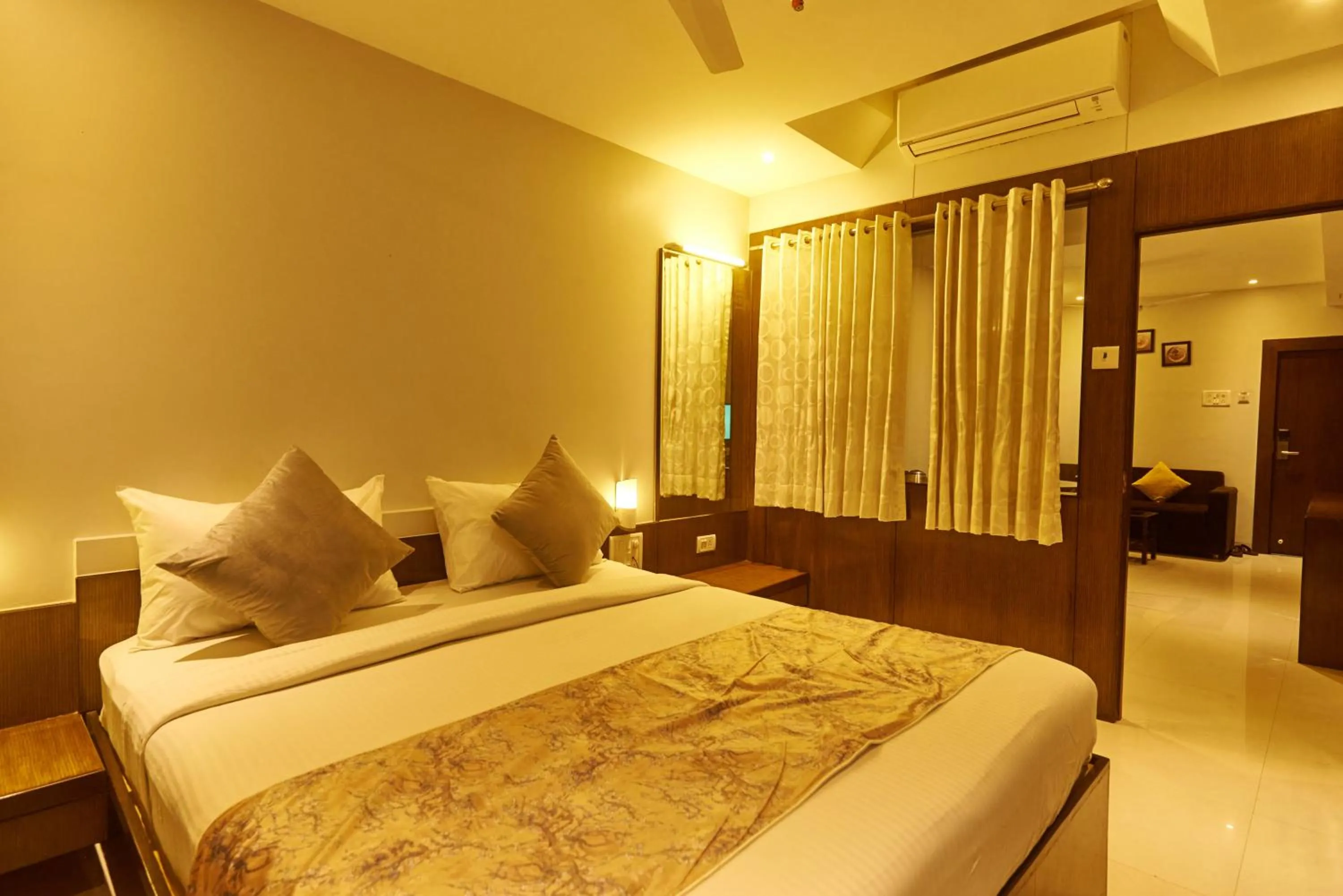 Bed in Hotel G-Square - Shirdi