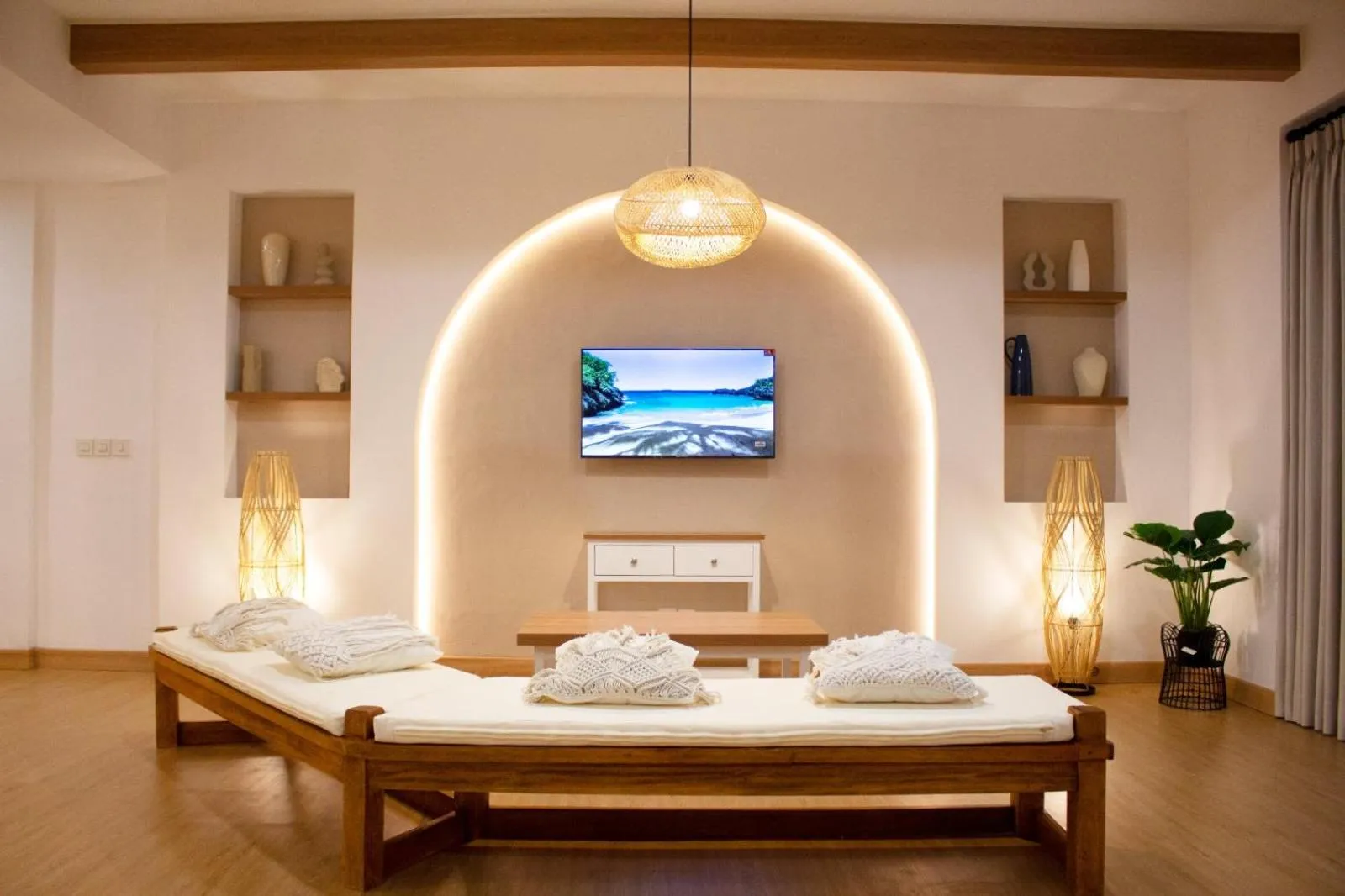 TV and multimedia, Bed in Ocean Beach Villas - Carita Kondominium