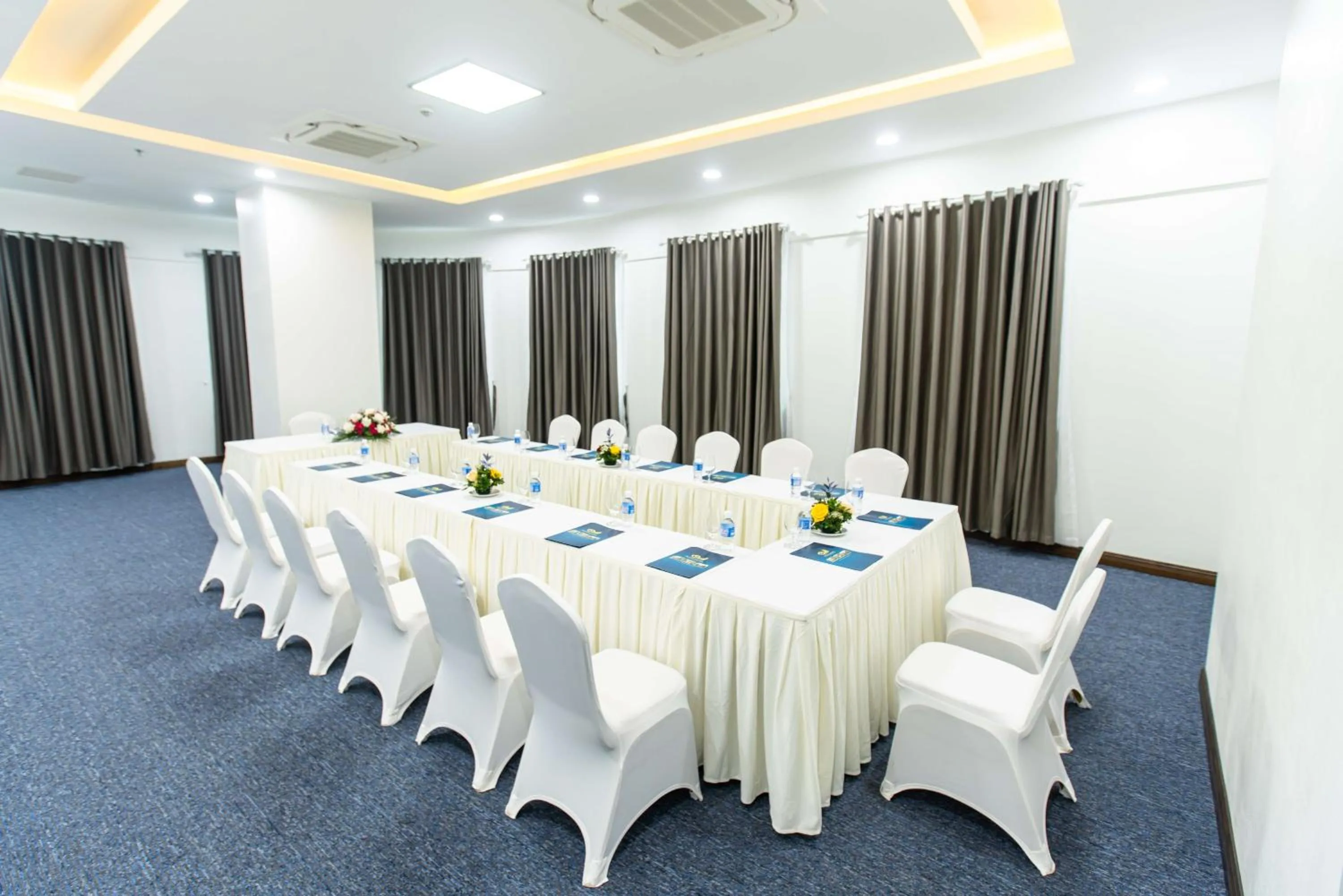 Meeting/conference room in Peace Hotel Hạ Long