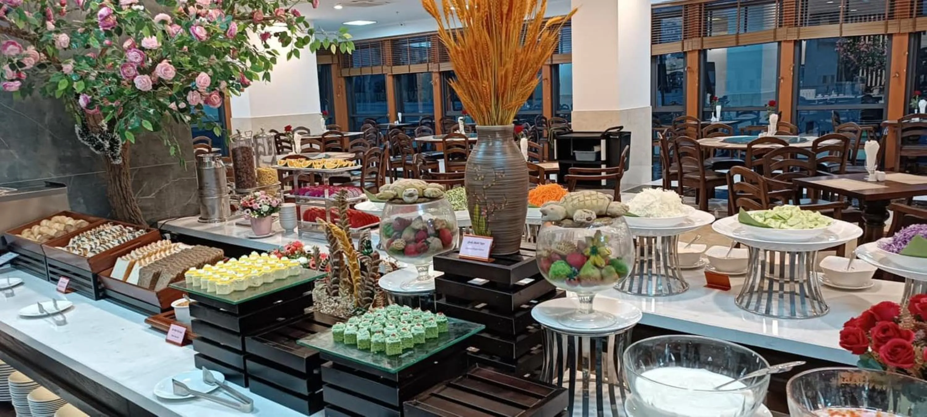 Restaurant/places to eat in Peace Hotel Hạ Long