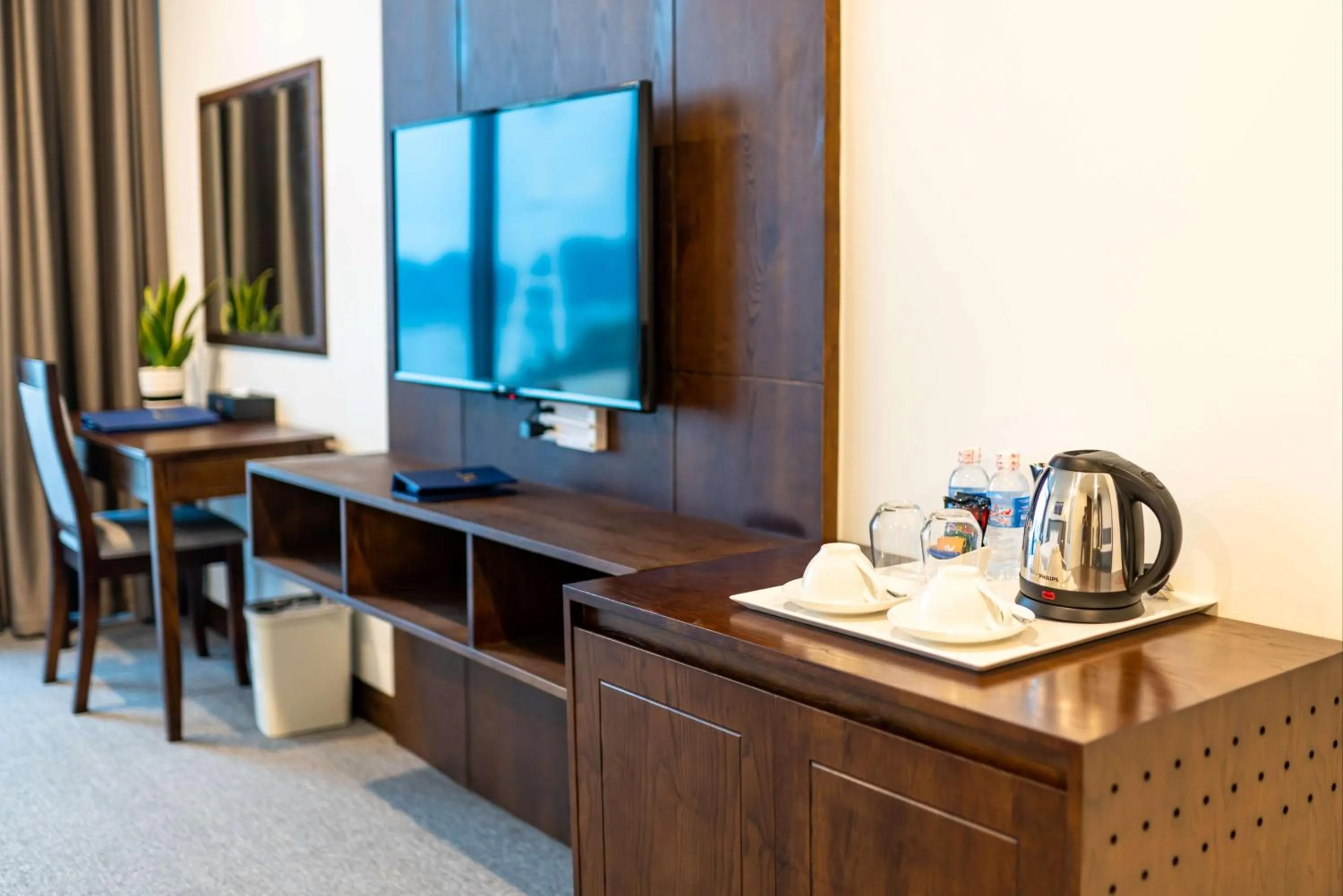 Kitchen or kitchenette in Peace Hotel Hạ Long