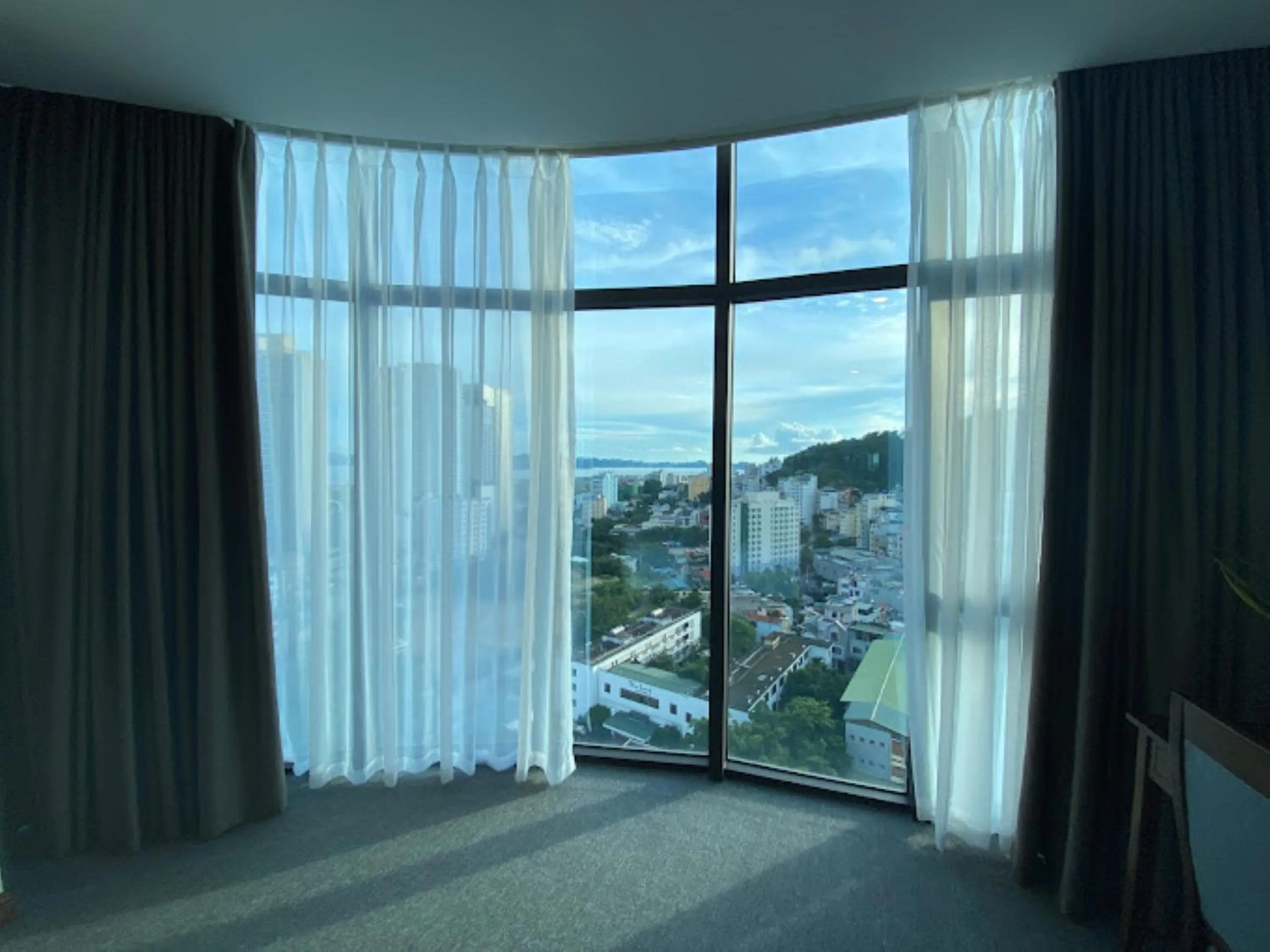 View (from property/room) in Peace Hotel Hạ Long