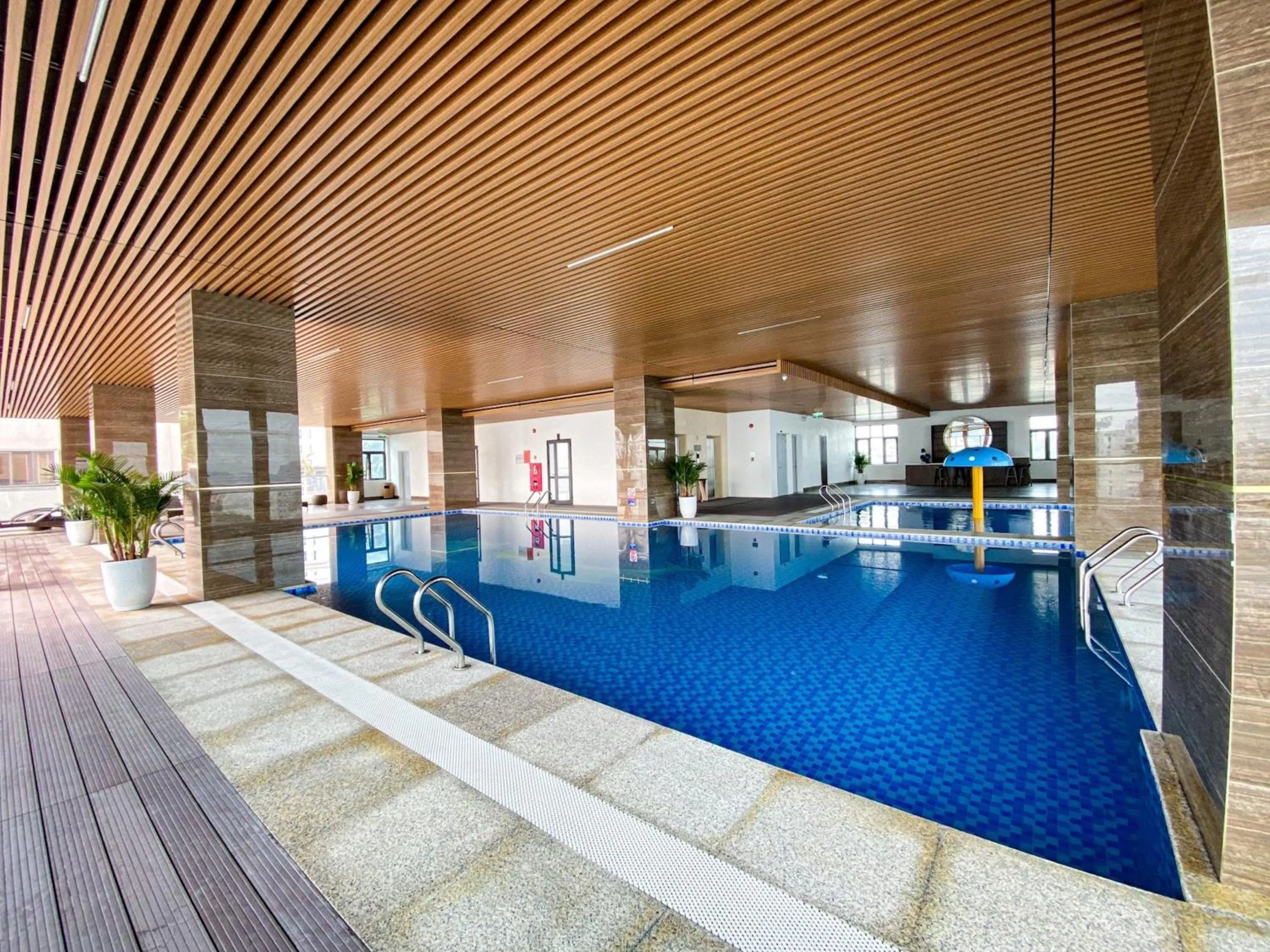 Pool view in Peace Hotel Hạ Long