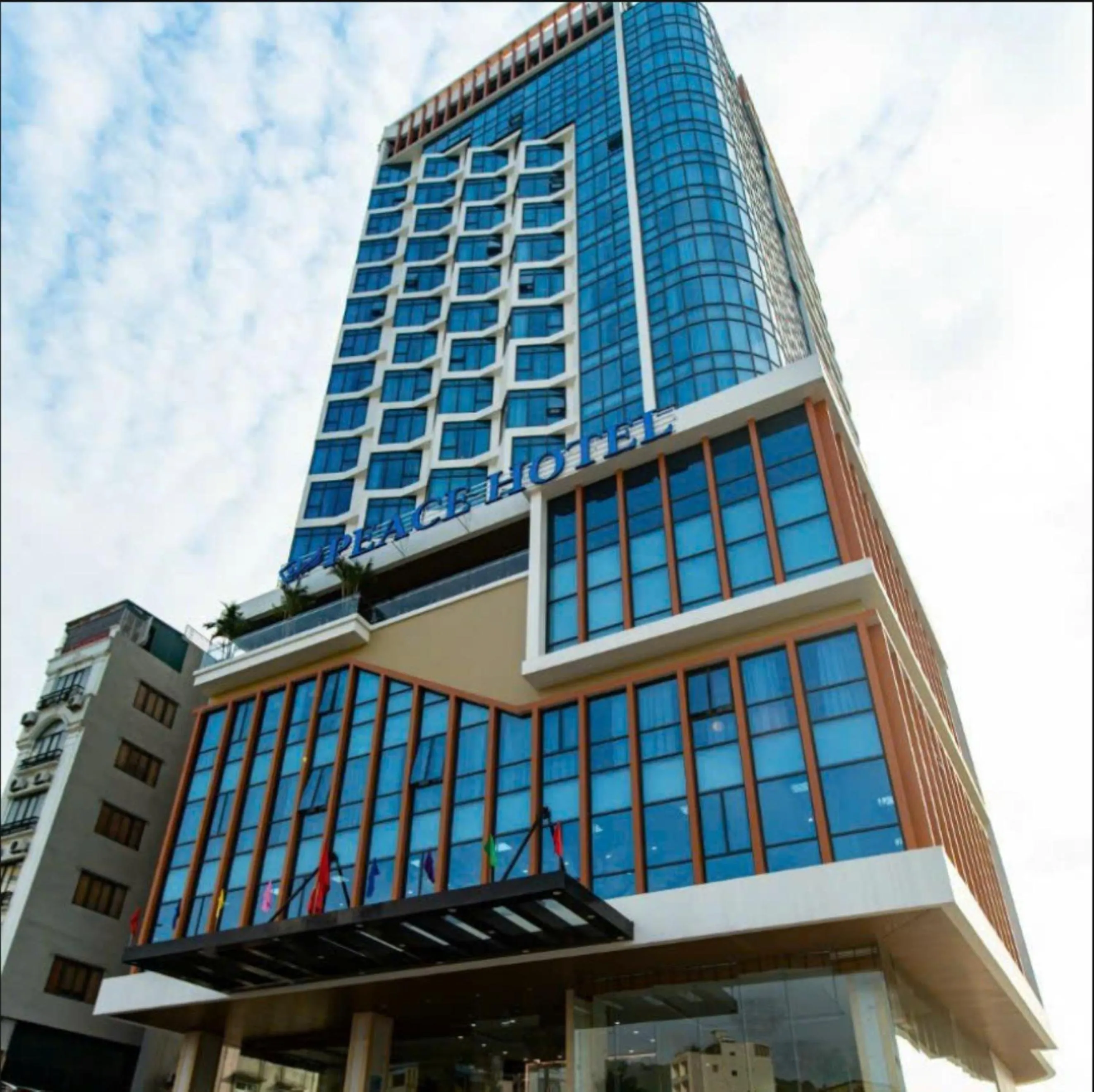 Property building in Peace Hotel Hạ Long