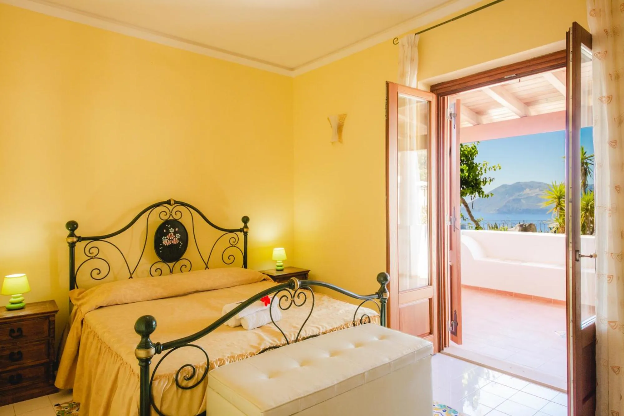 Bed in B&B Villa Maristella