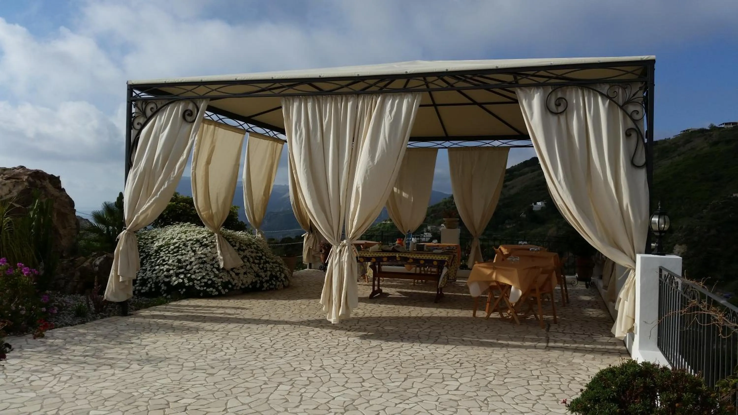 Garden in B&B Villa Maristella