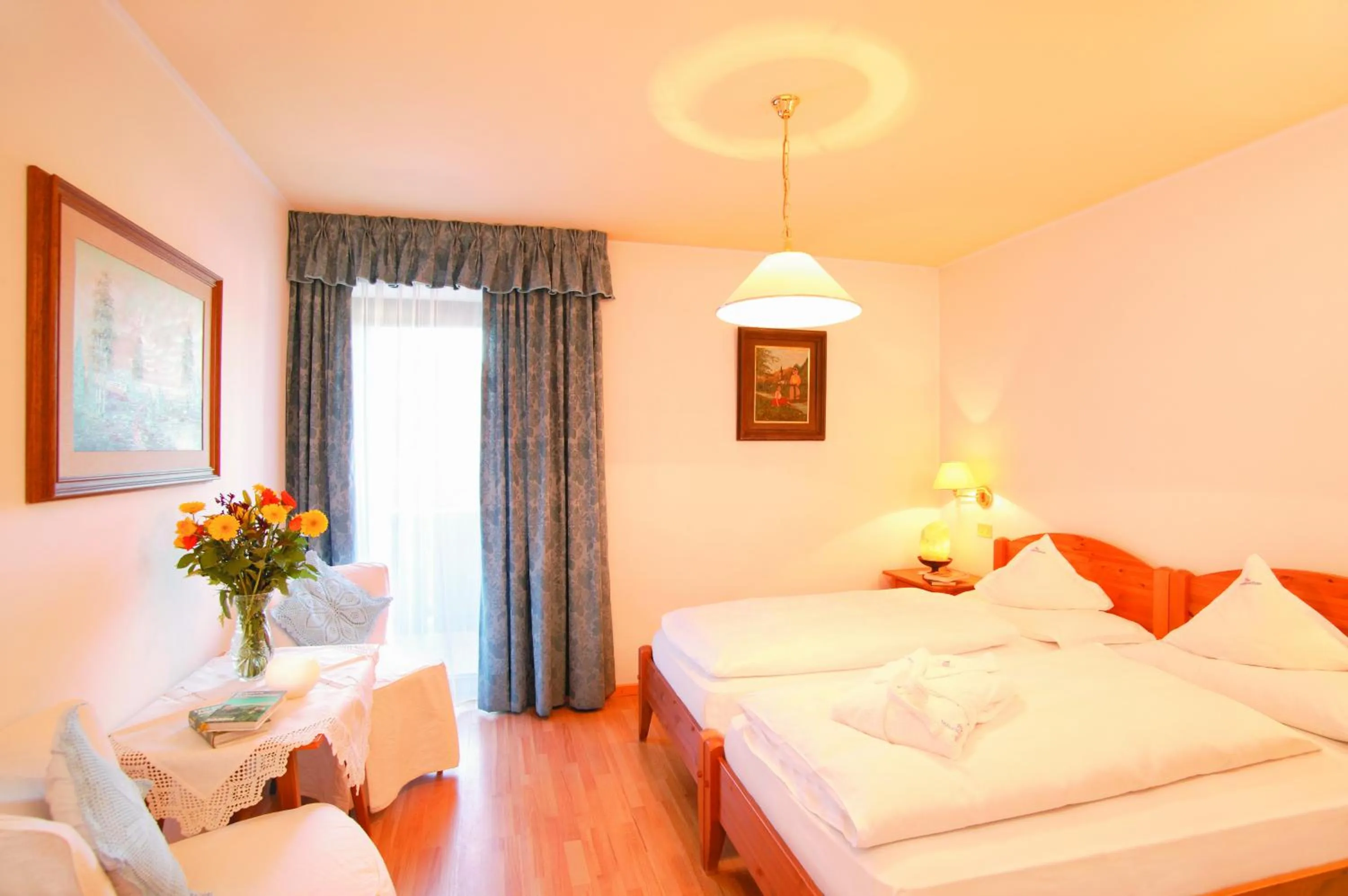 Day, Bed in Hotel Tschurtschenthaler