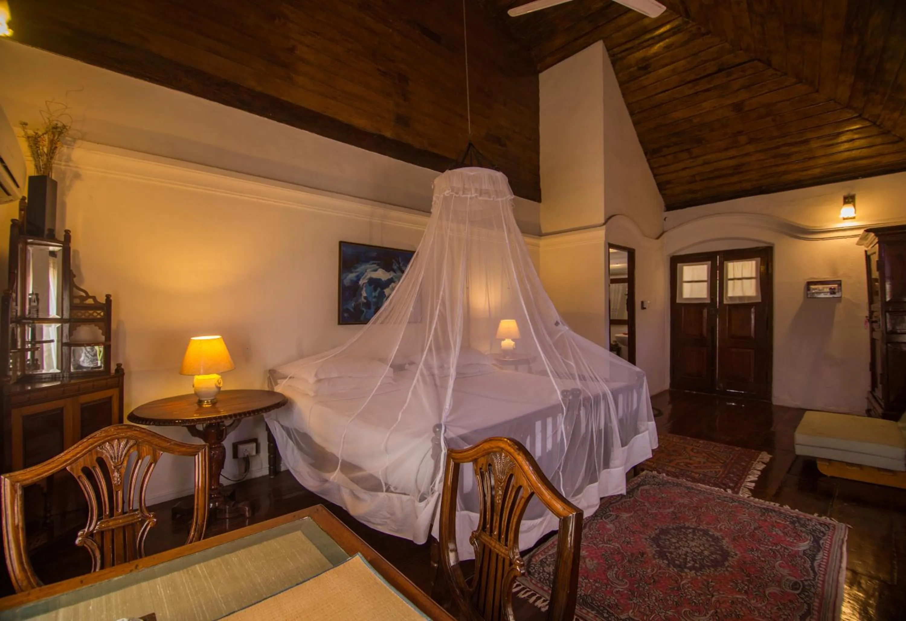 Bed in Old Courtyard Hotel