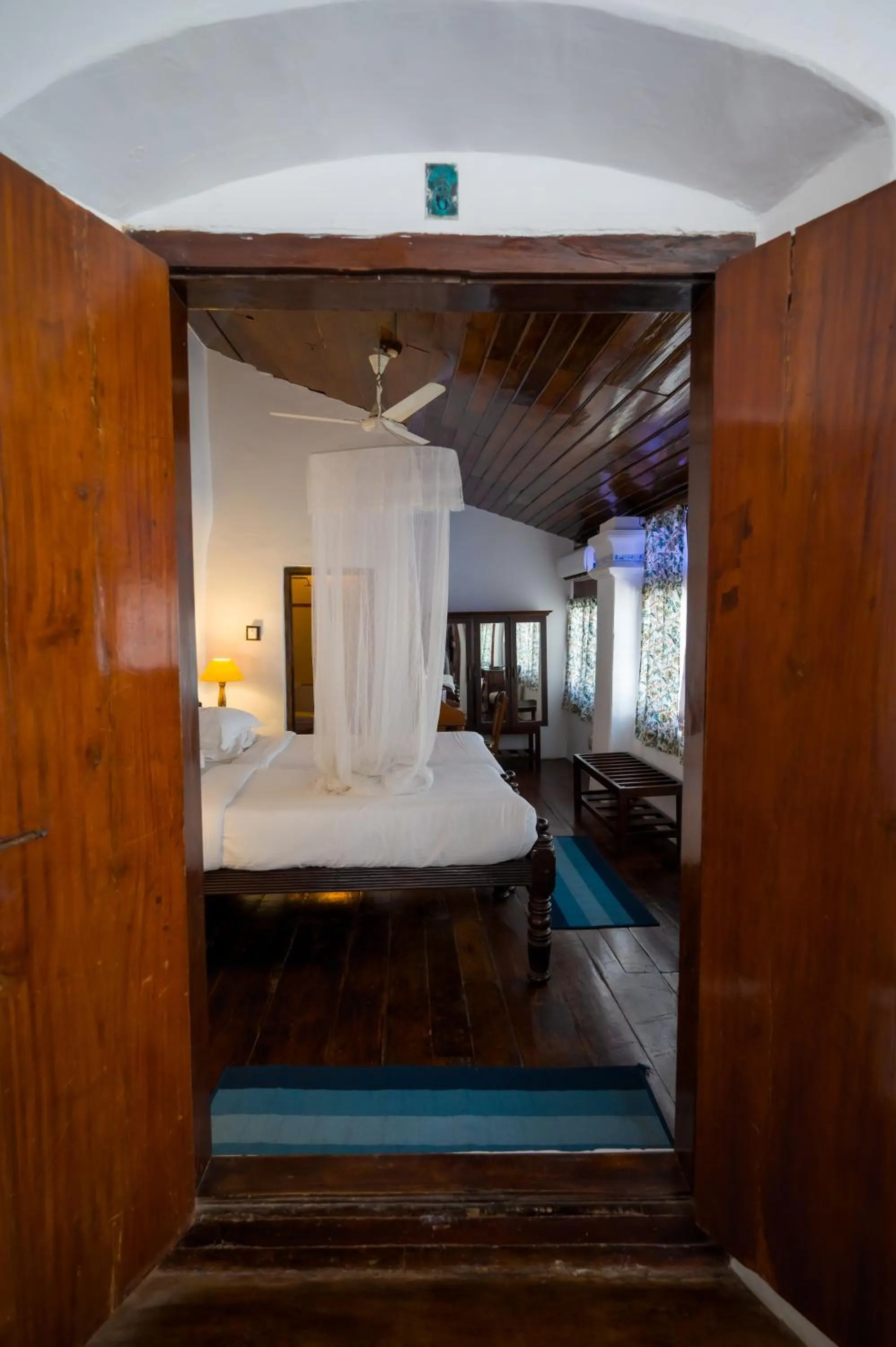 Bedroom, Bed in Old Courtyard Hotel