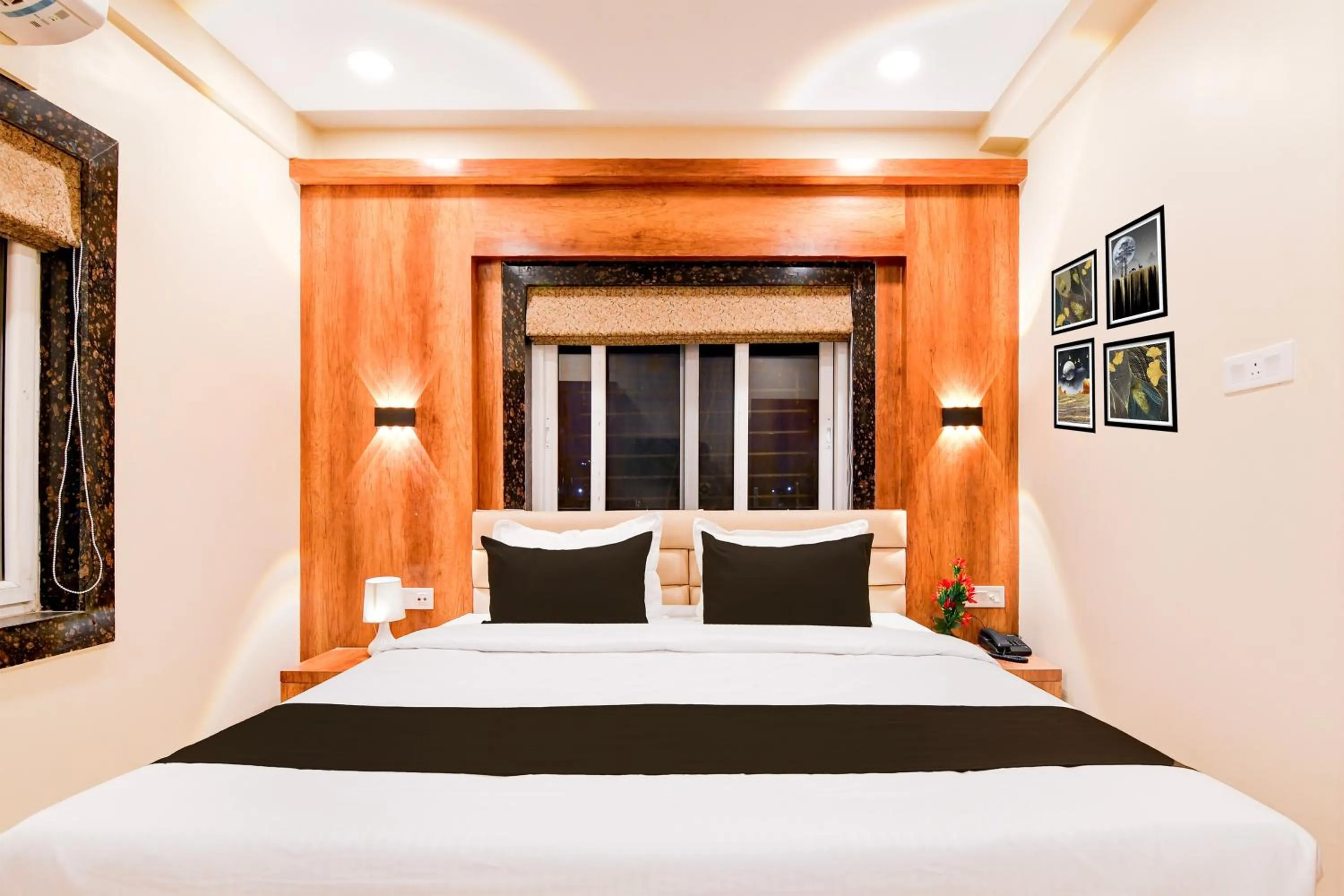 Bedroom in Hotel O Grand Inn