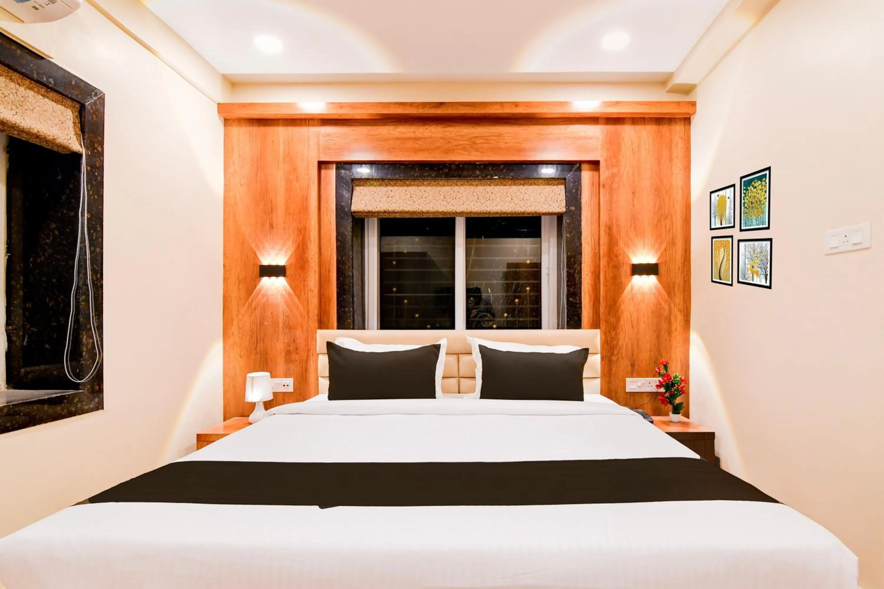 Bedroom in Hotel O Grand Inn