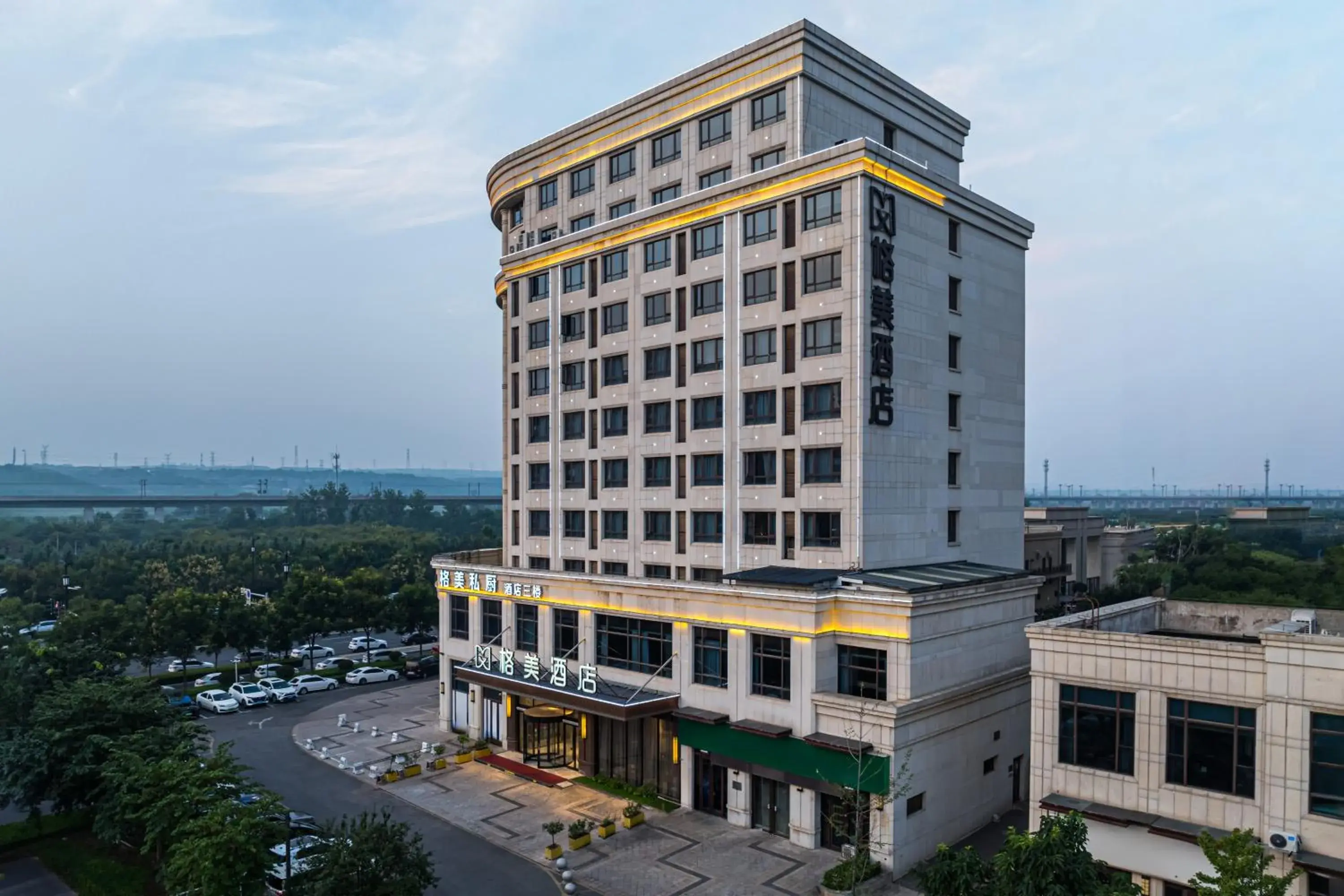 Property building in GeMei Hotel Luoyang Longmen High-speed Railway Station Property building in GeMei Hotel Luoyang Longmen High-speed Railway Station
