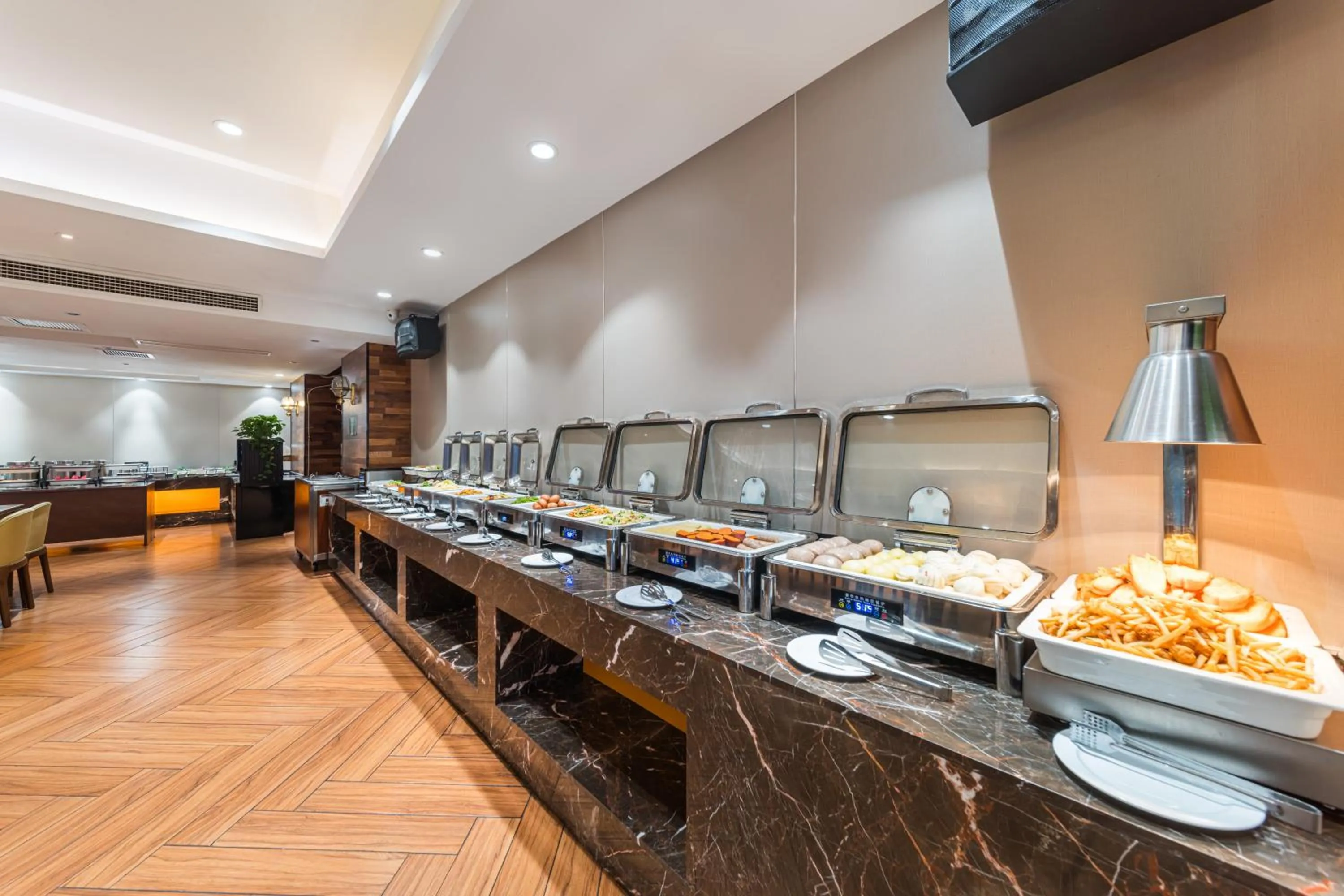 Restaurant/places to eat in GeMei Hotel Luoyang Longmen High-speed Railway Station